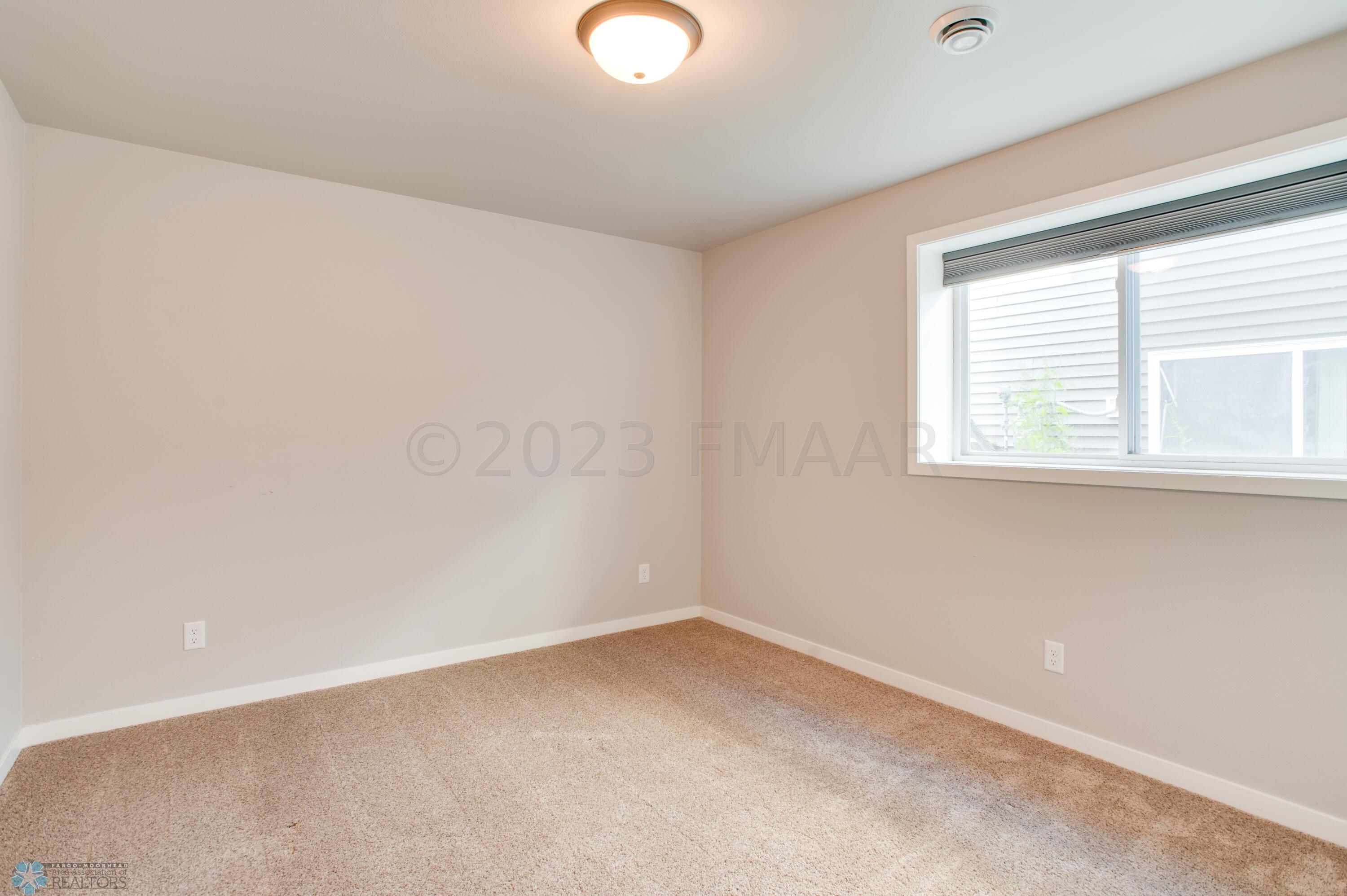 1106_EAGLEWOOD_AVE-31