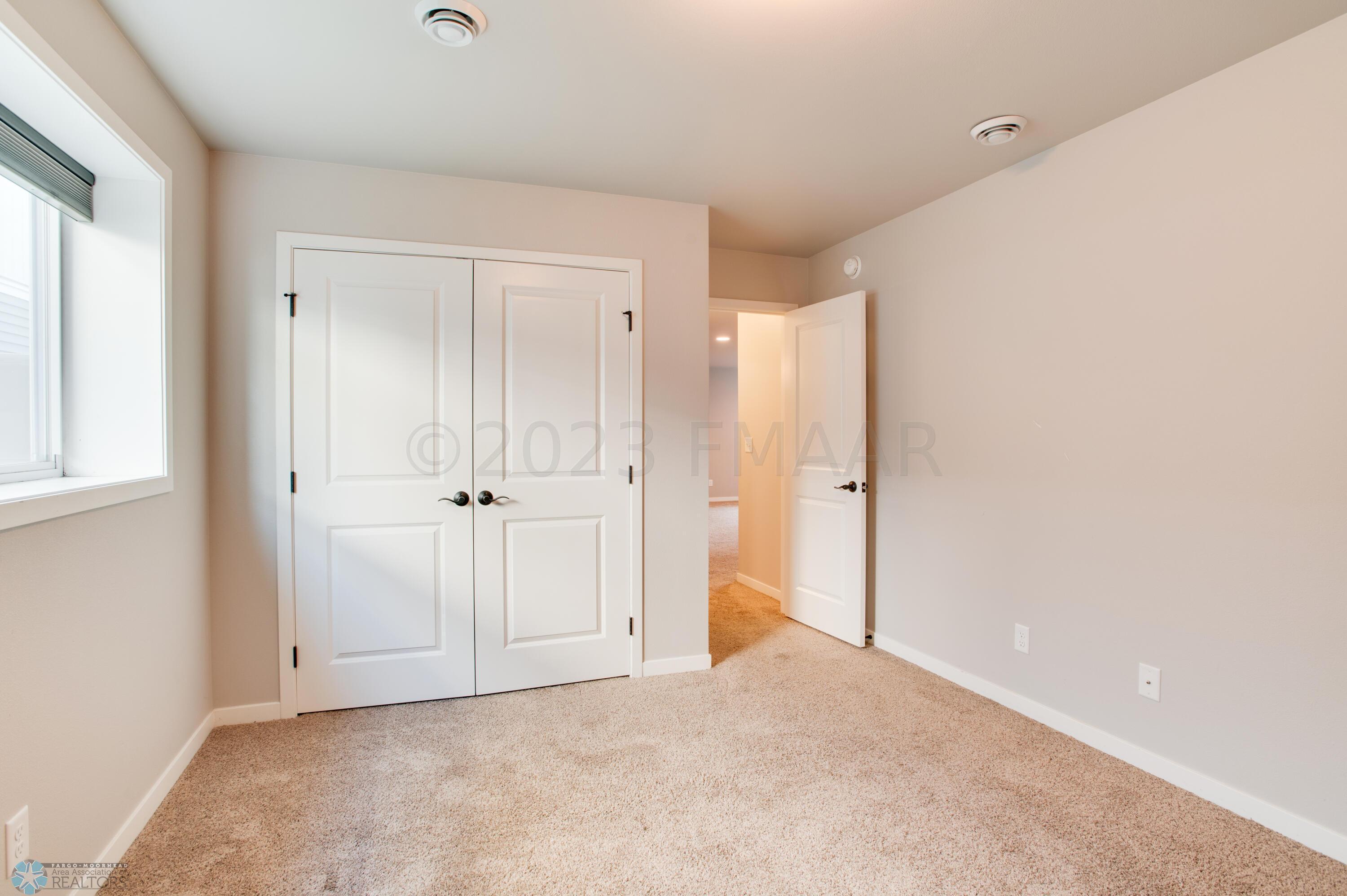 1106_EAGLEWOOD_AVE-32