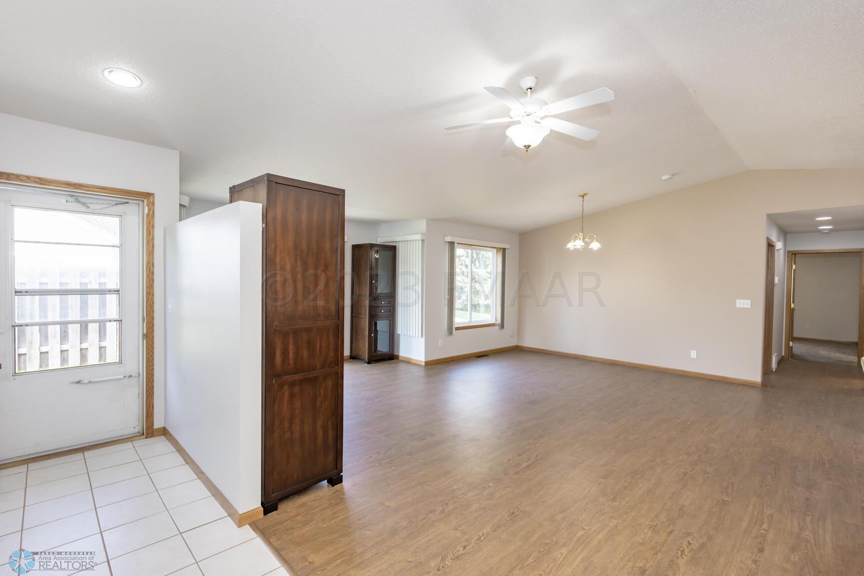 Foyer/Living Room