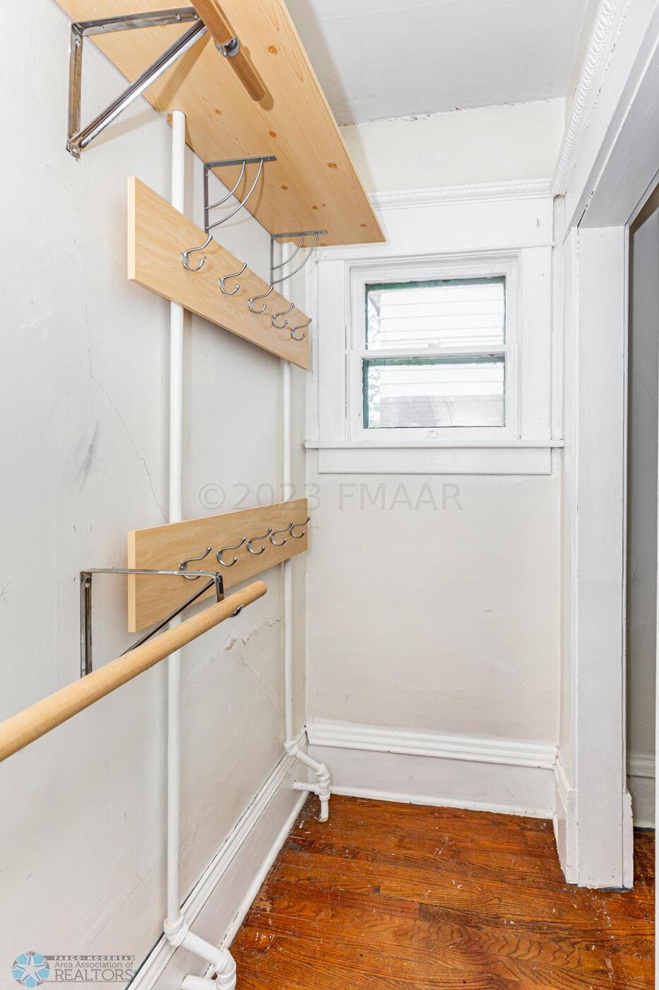 Walk-In-Closet