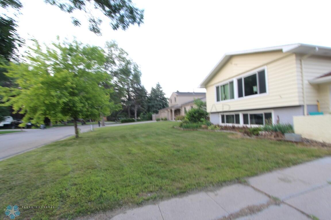 1 B FRONT YARD