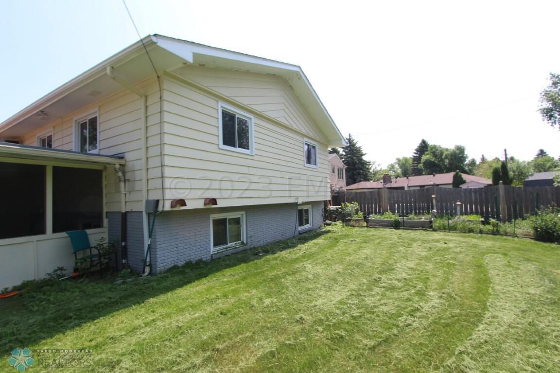 1 C REAR YARD