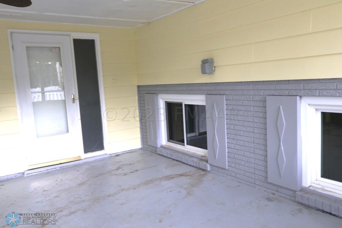 1 G 3 SEASON BACK PATIO (2)