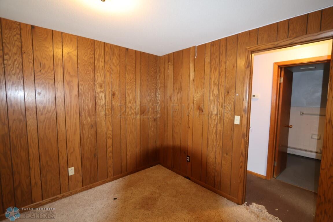 LOWER LEVEL DEN NO EGRESS