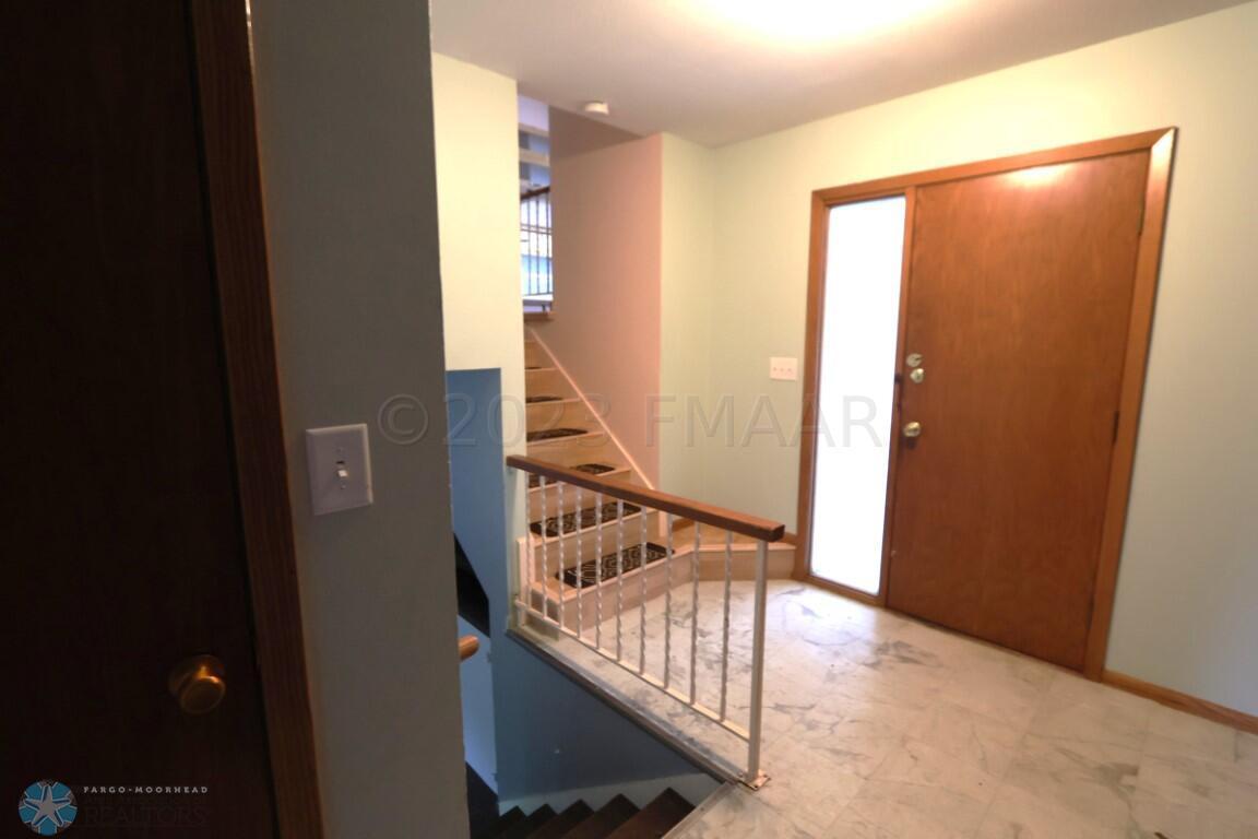 REAR FOYER