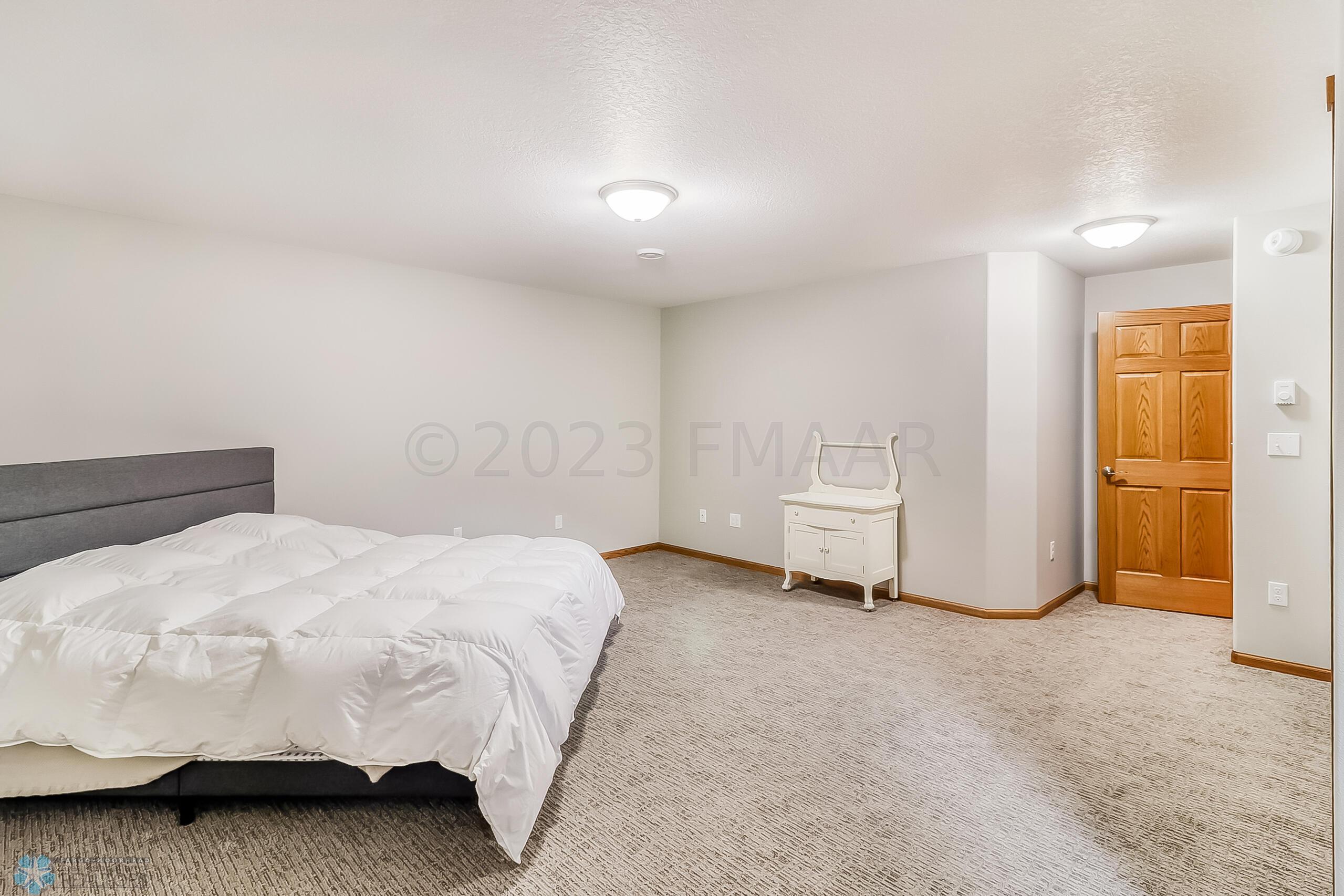 Basement Bedroom1_3
