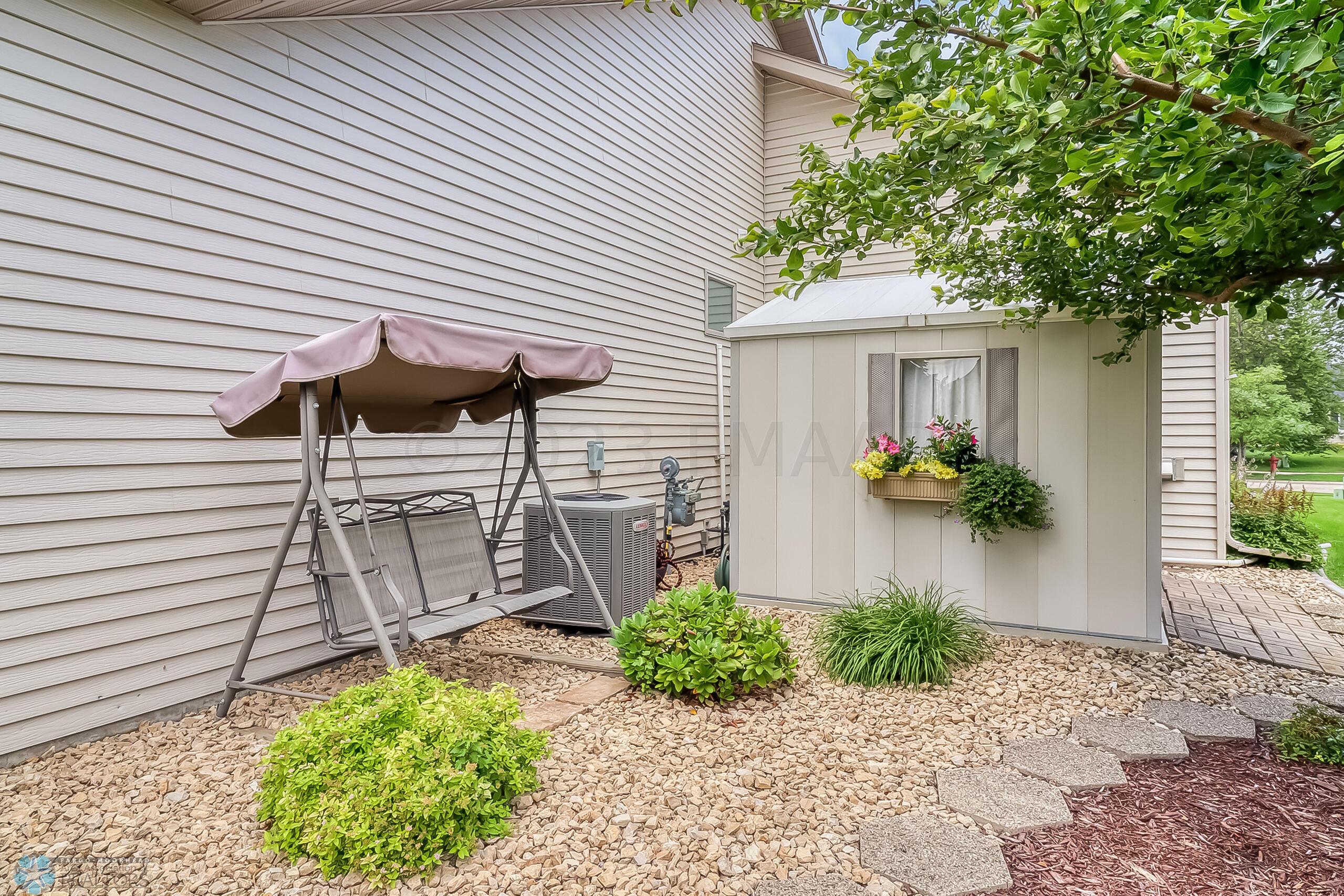 BackyardShed1_1