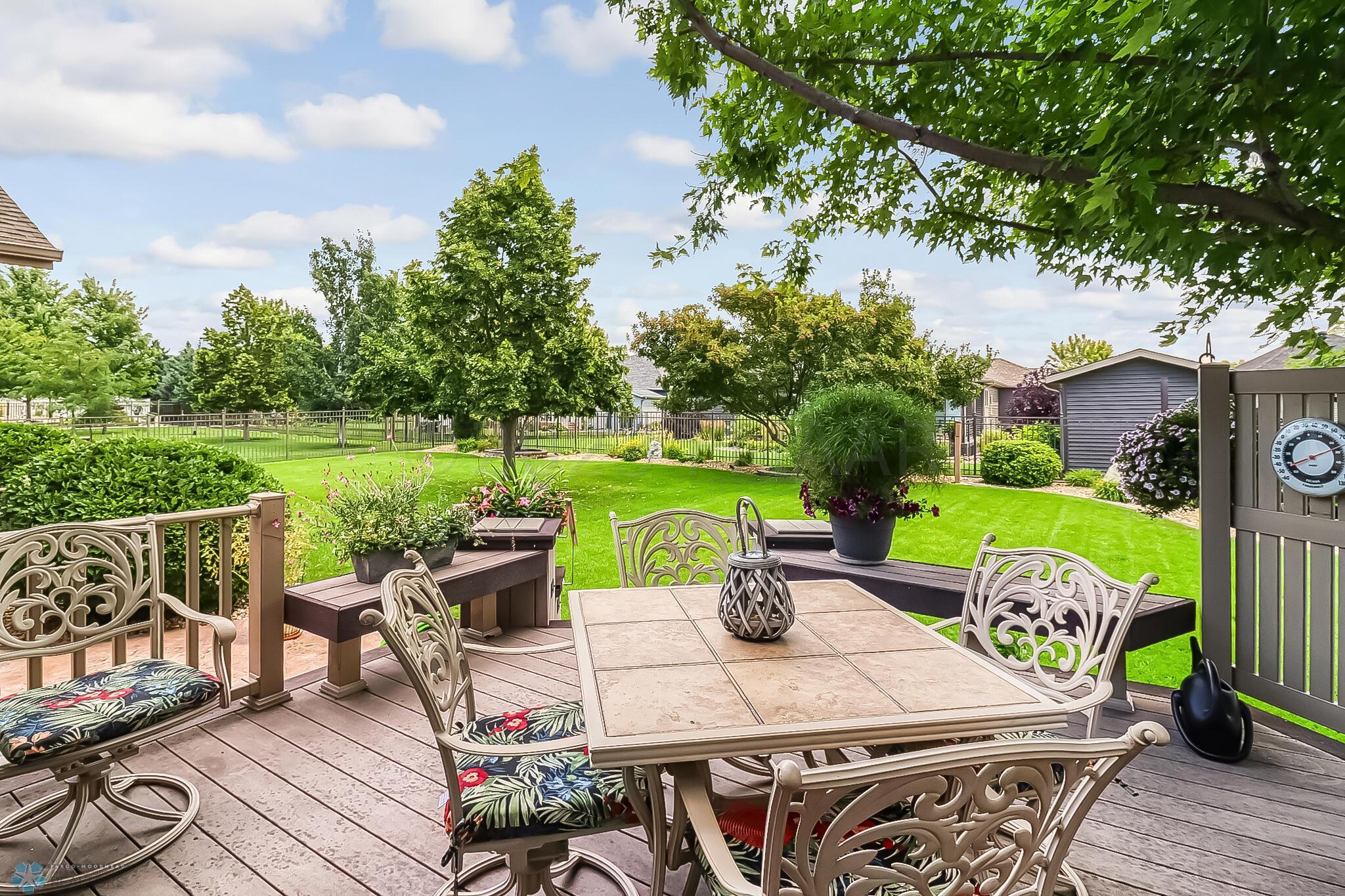 BackyardDeck1_1