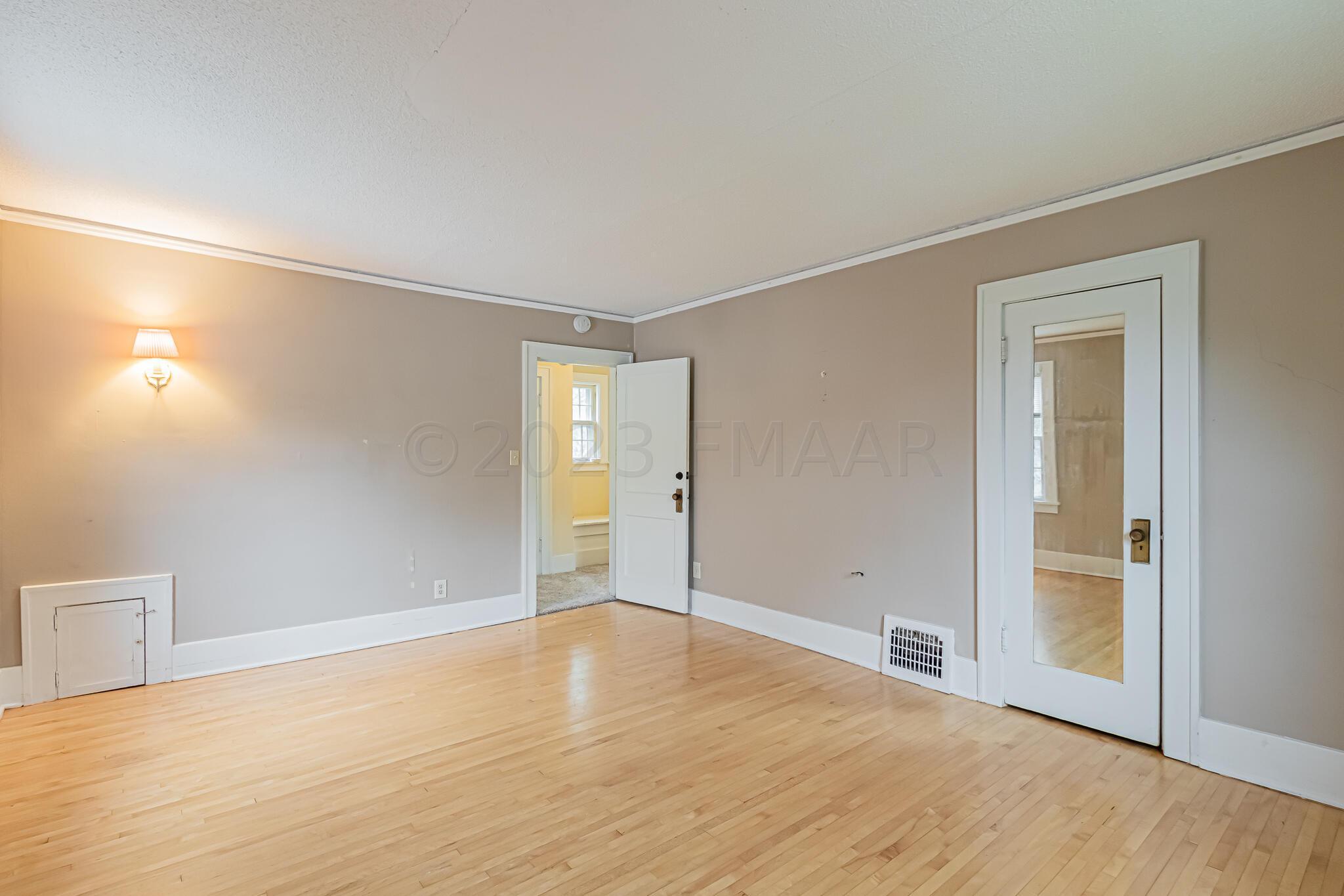 1123 11 Street N, Fargo, ND 58102 -24