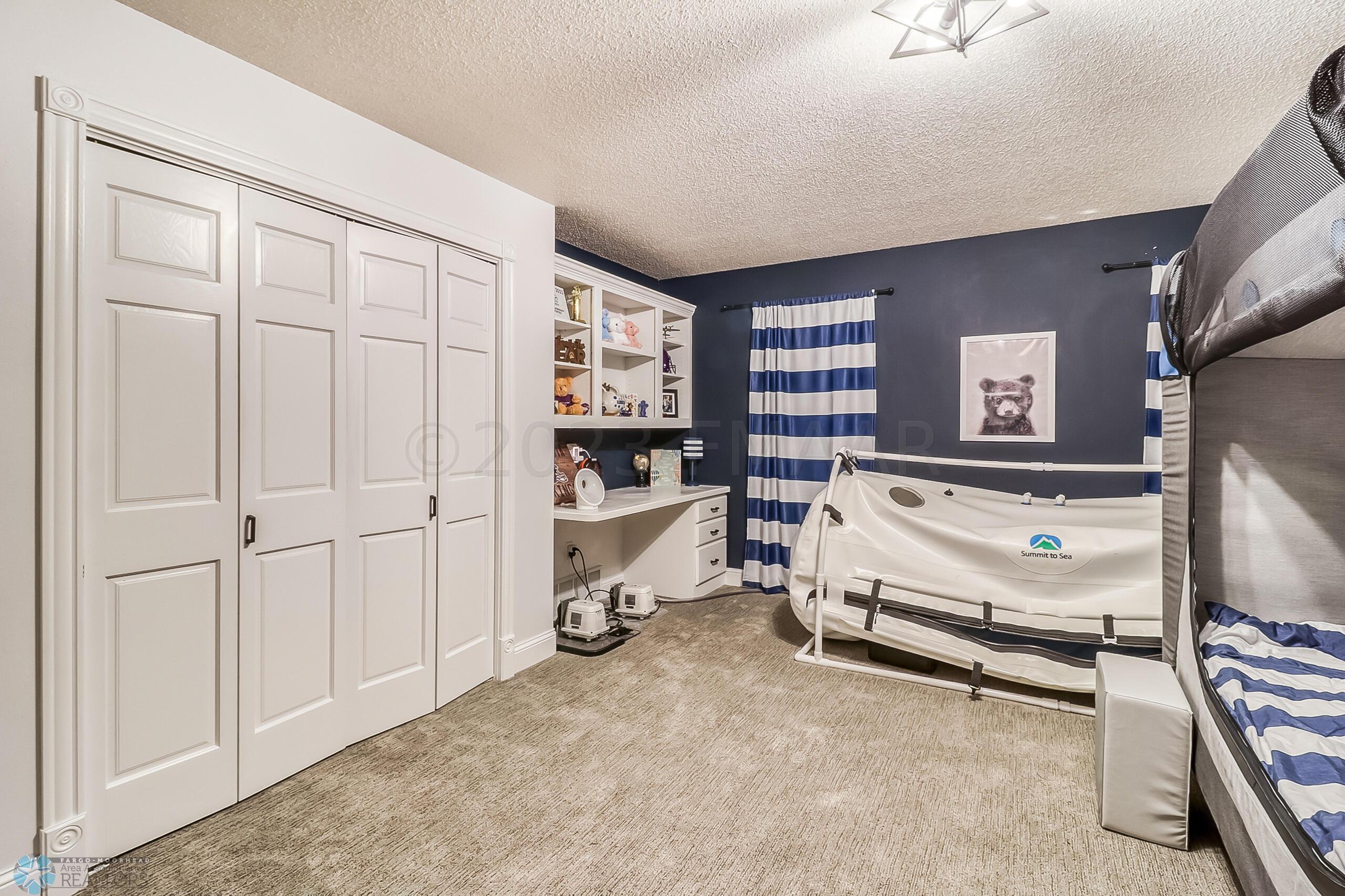 Upstairs Bedroom2_1