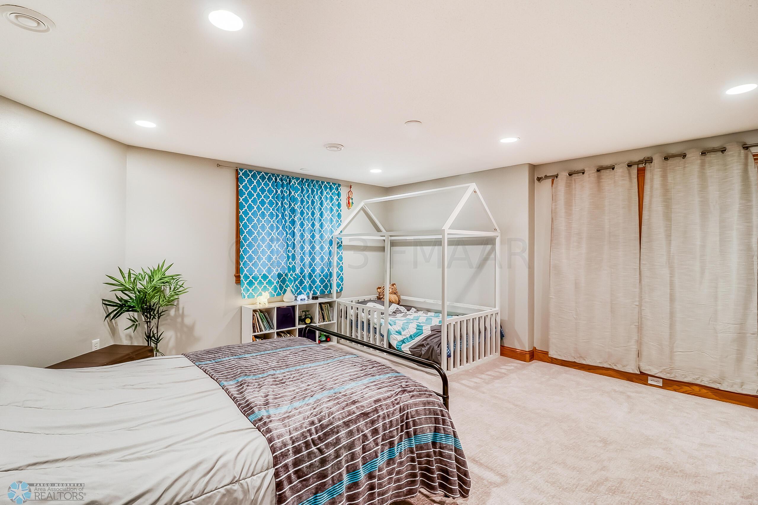 Basement Bedroom2_2