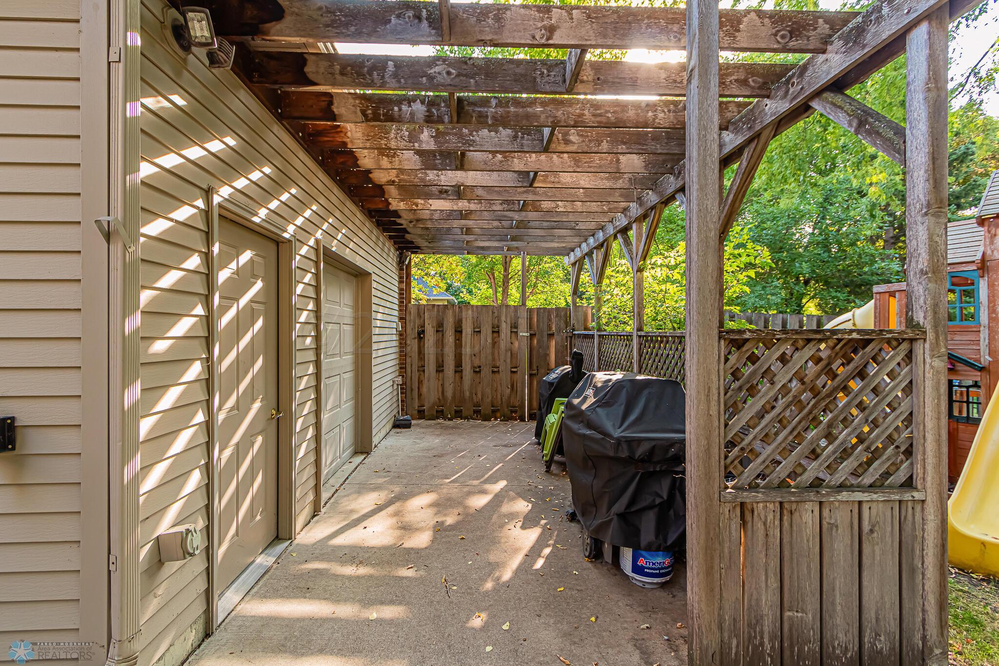 Backyard_12