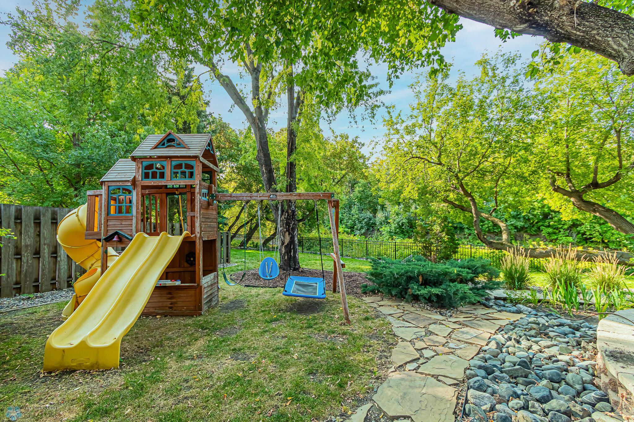 Backyard_8
