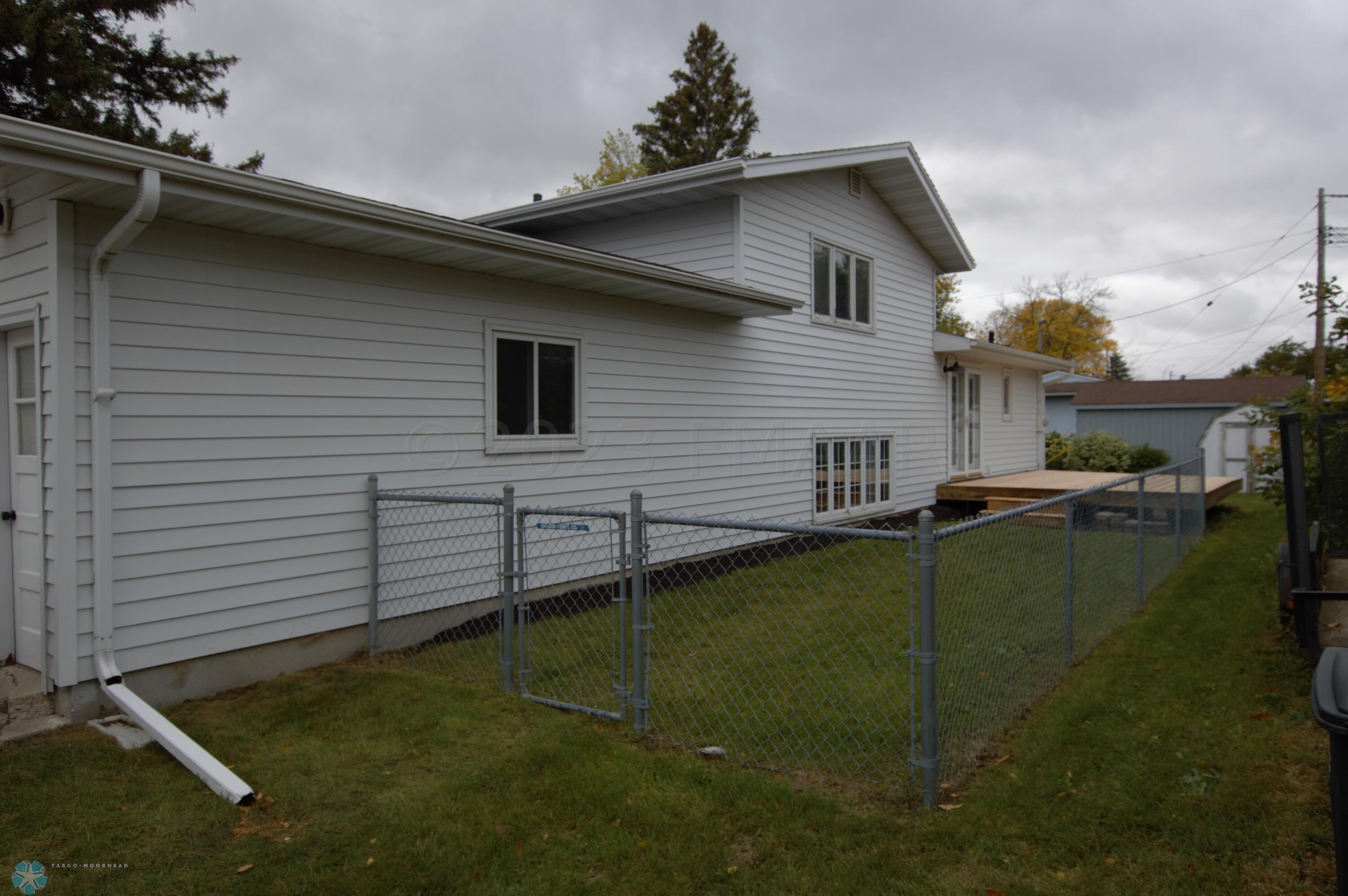 Partial fence