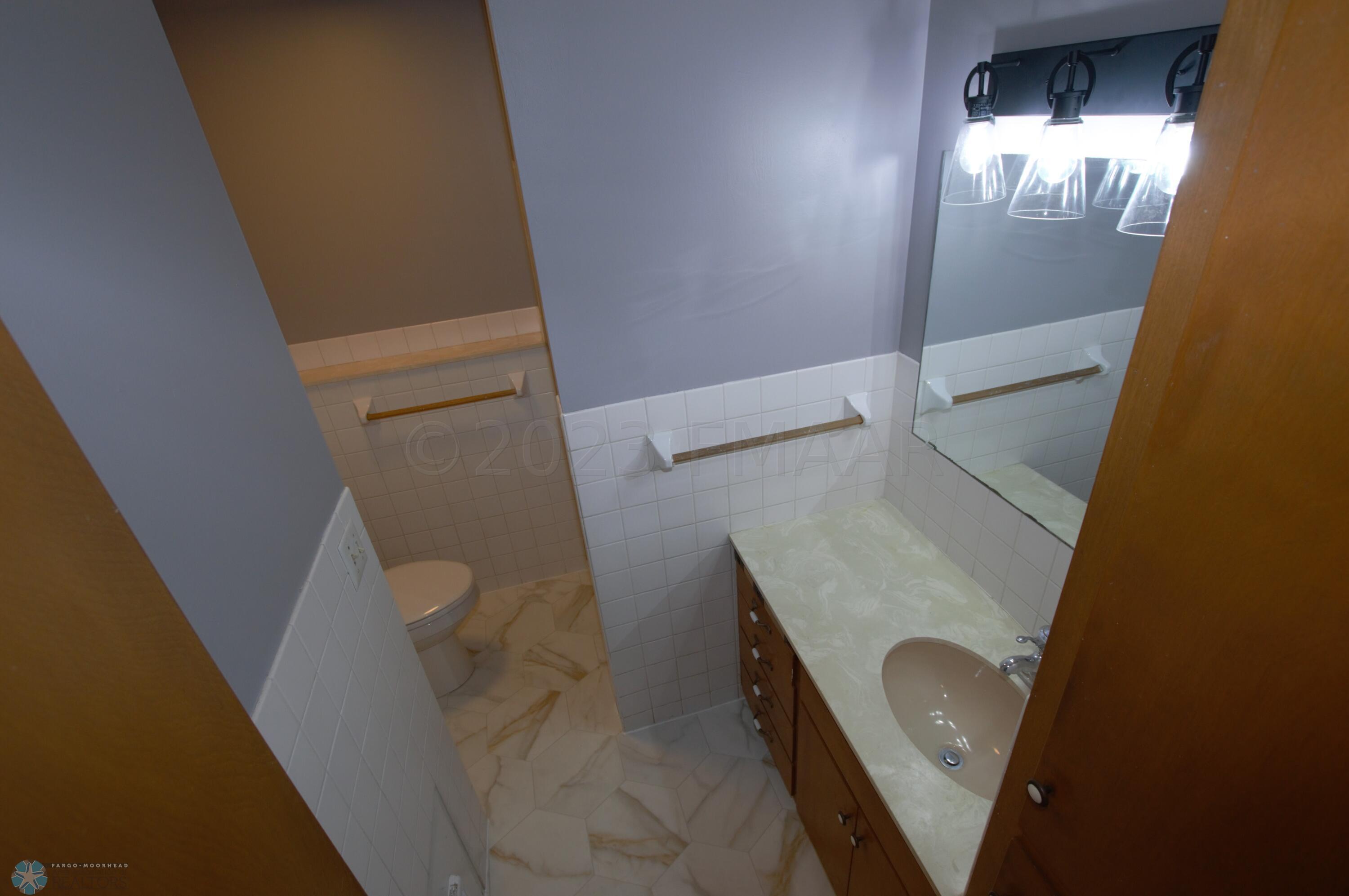 Lower 3/4 bath