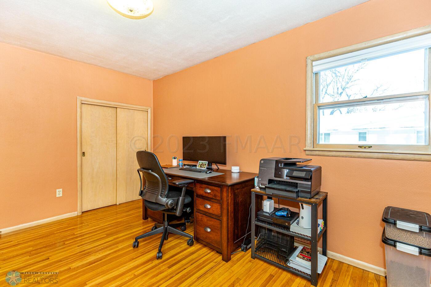 2nd bedroom