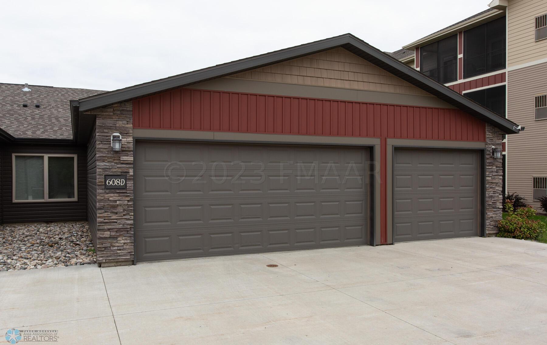 3-Stall Garage!