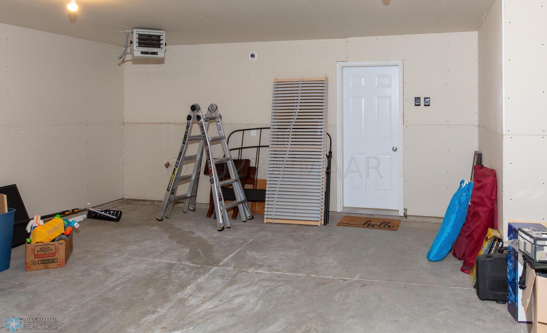 3-Stall Garage!