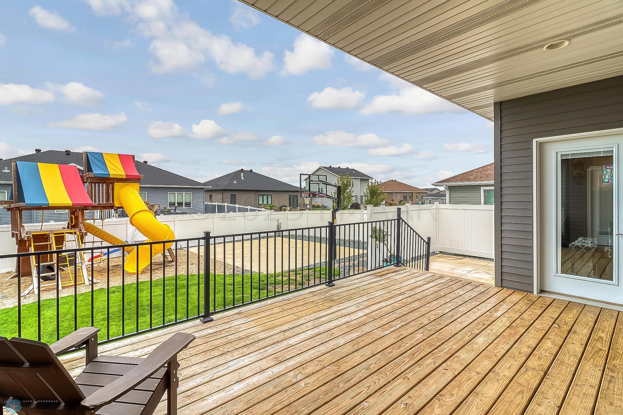Backyard_deck