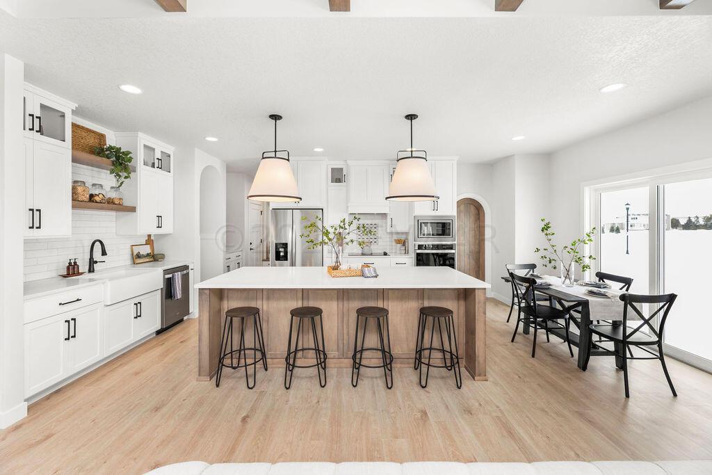Kitchen + breakfast nook