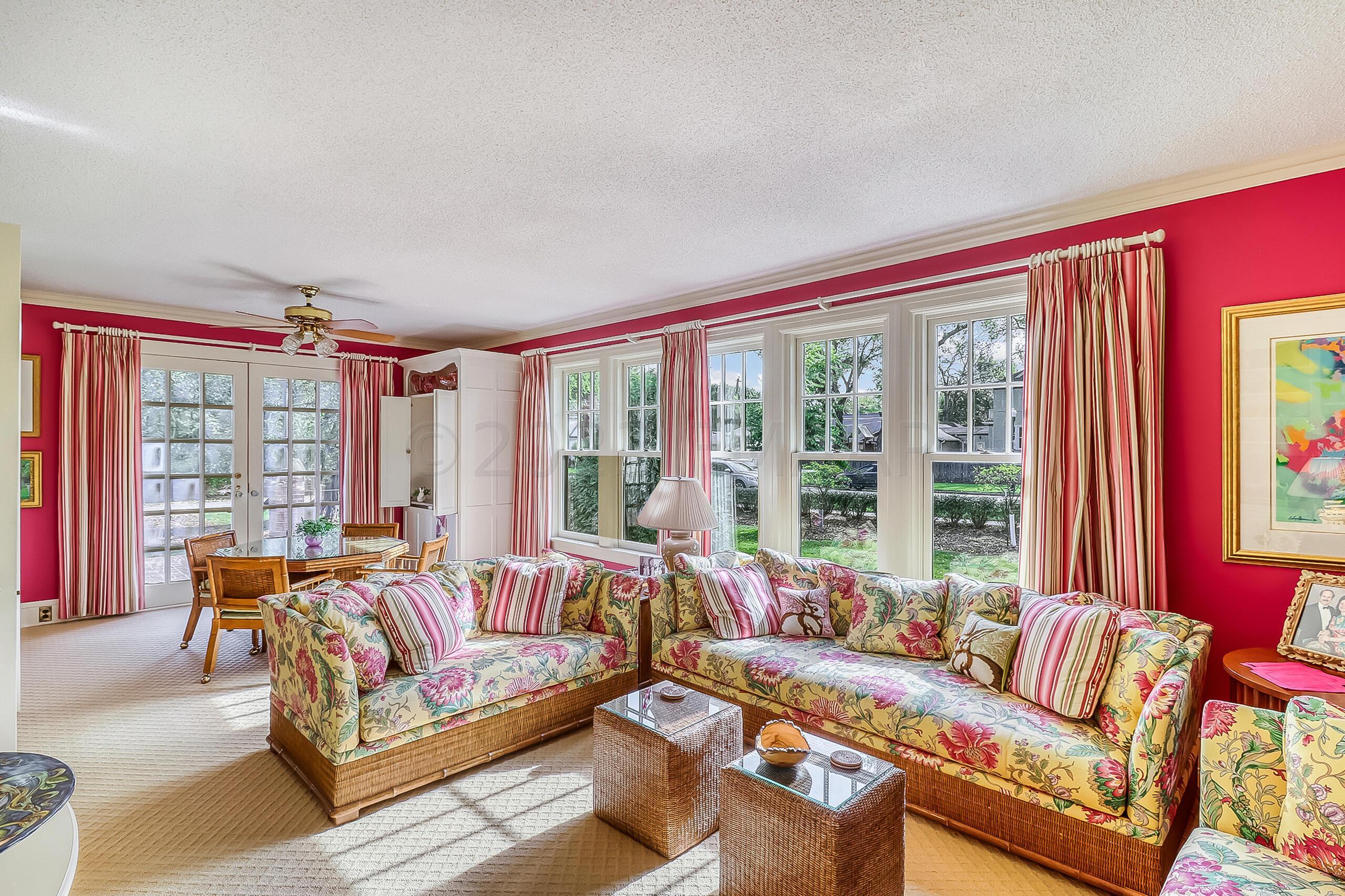 Familyroom1_2