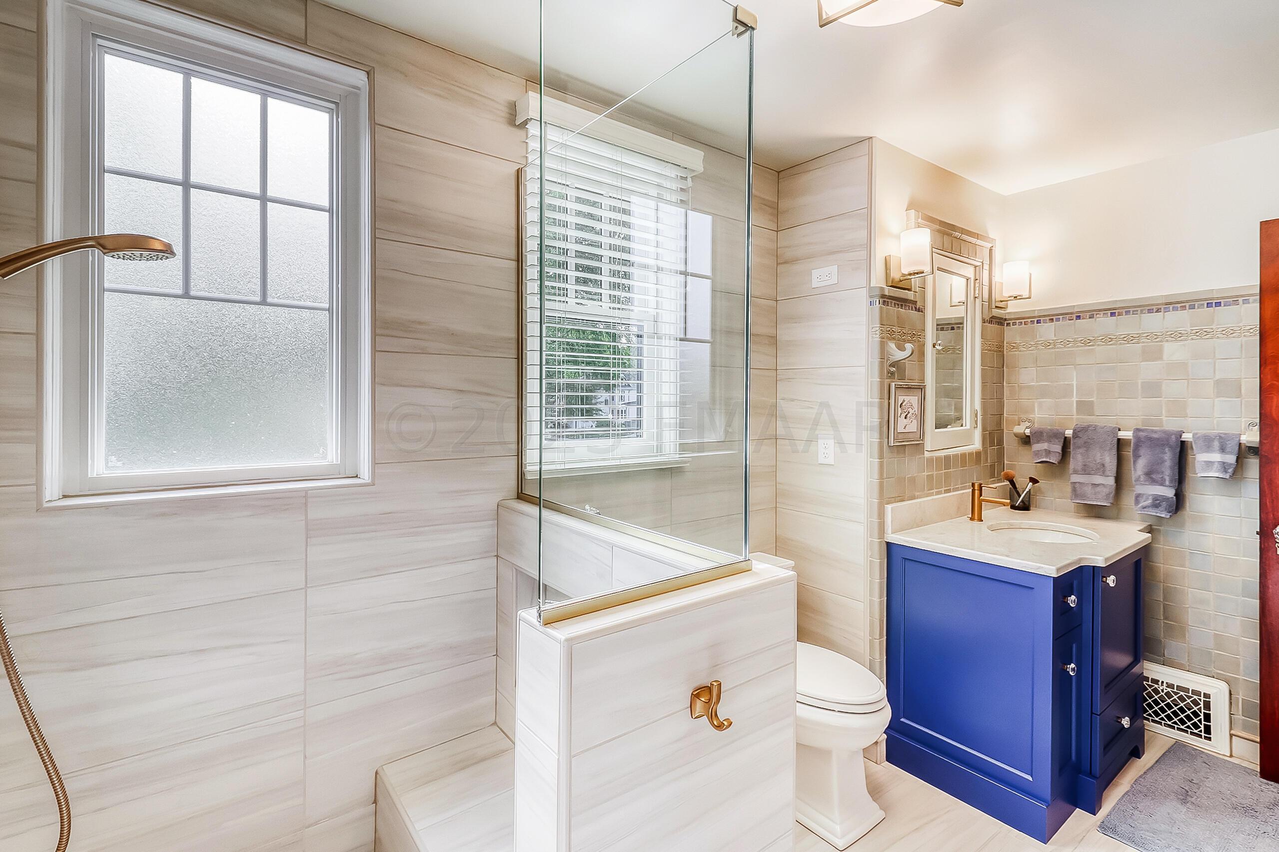Primary Bathroom1_2