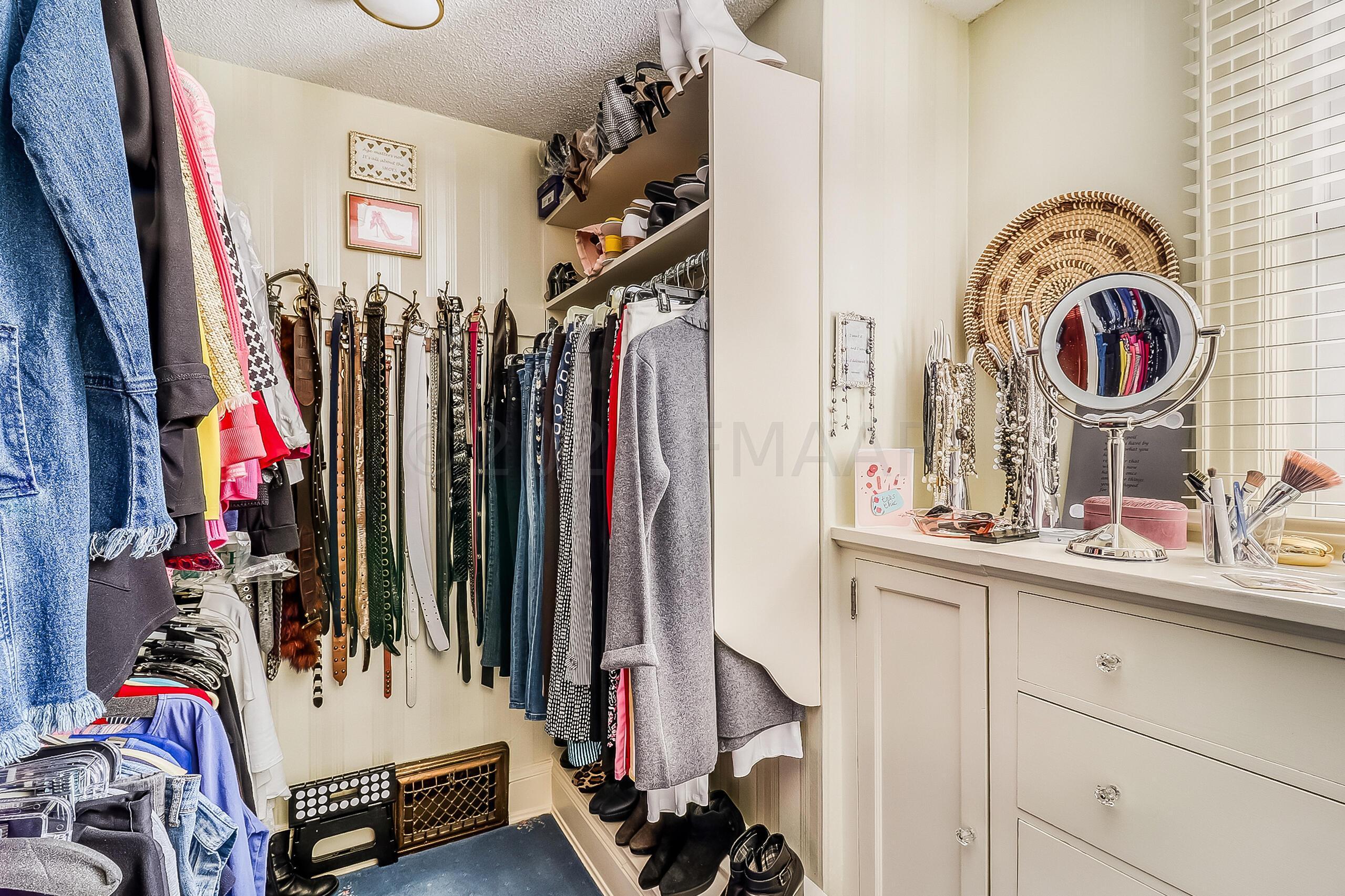 Primary Closet1_1