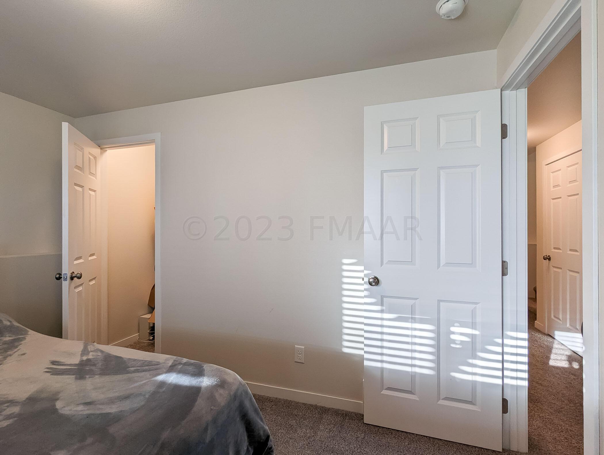 L2P037-141053174