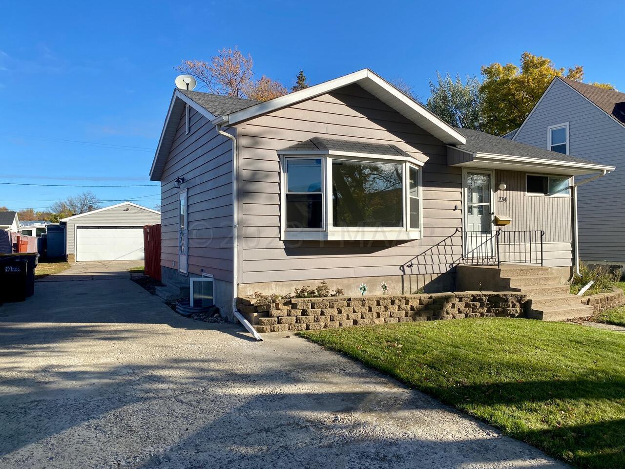 front/garage