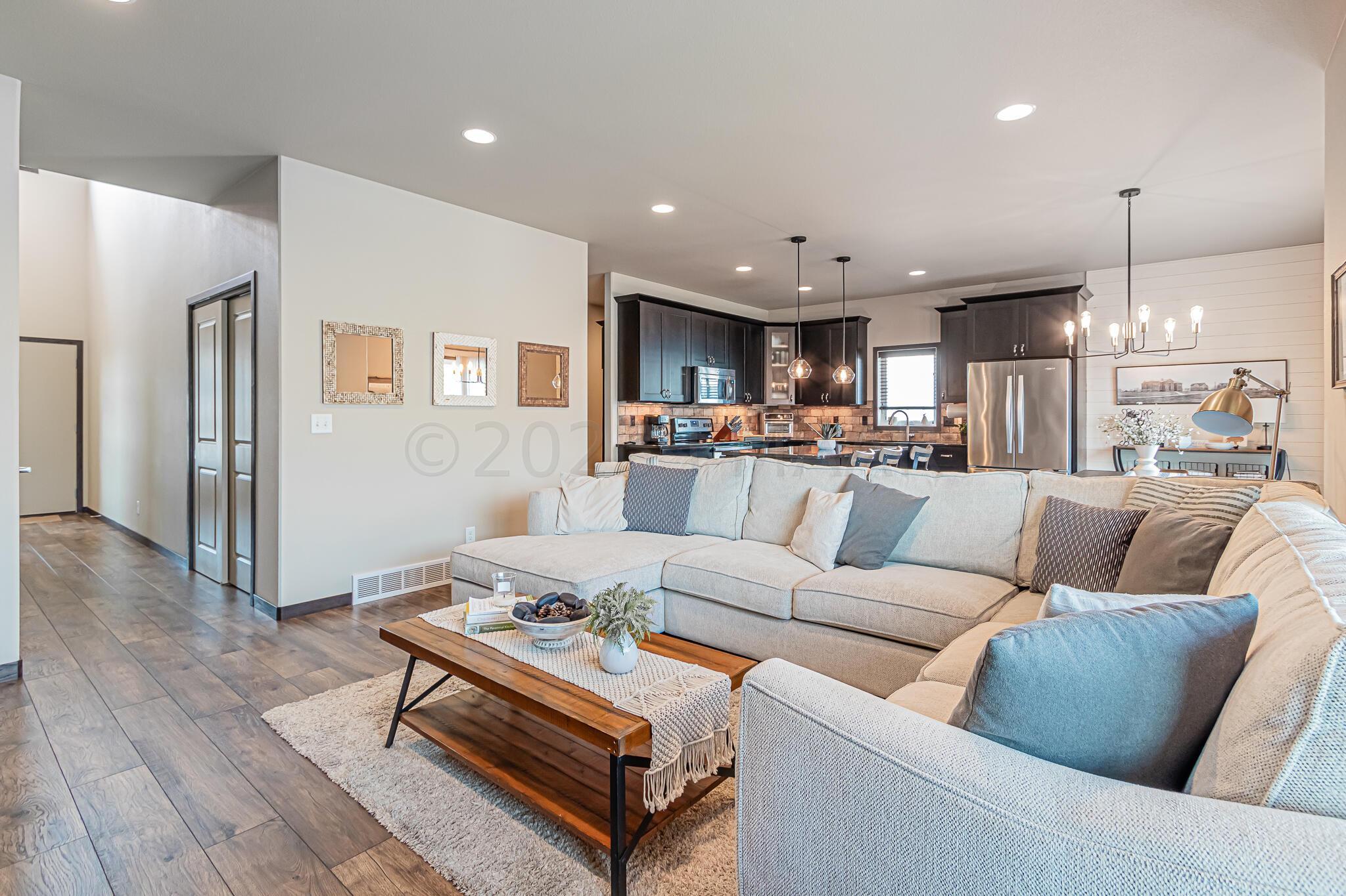 1010 29th Ave W, West Fargo, ND 58078-41
