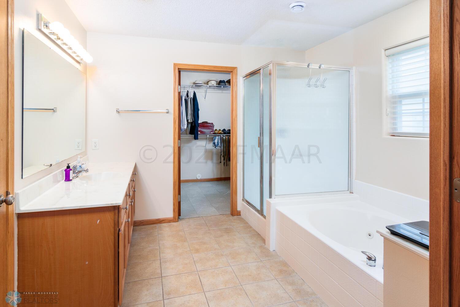 Primary bath with jacuzzi