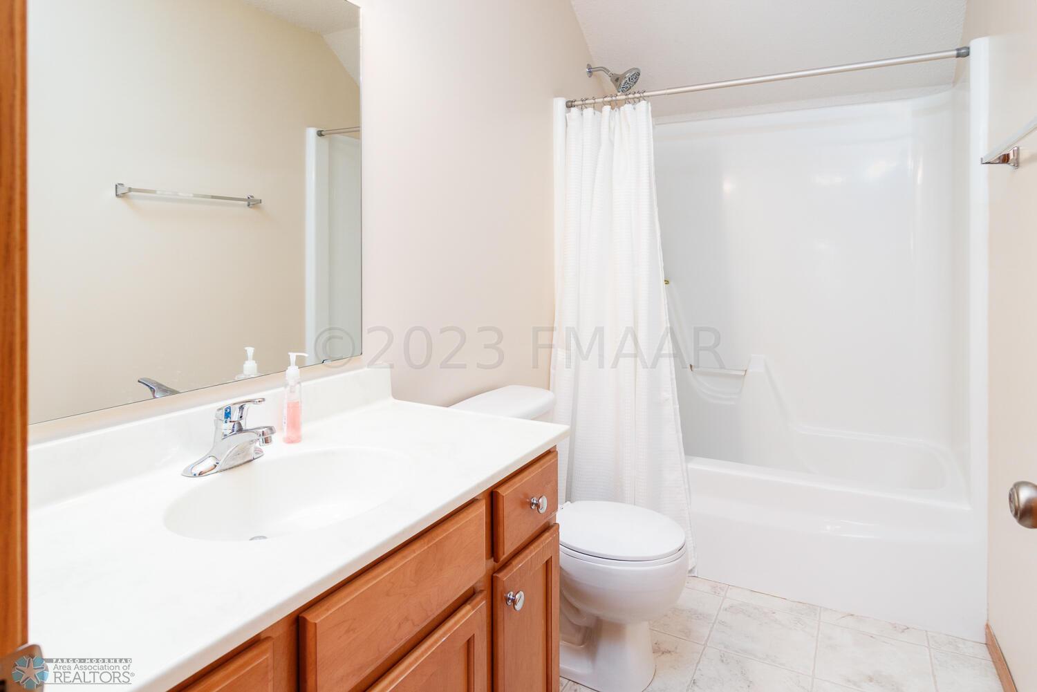 Upper level full bath