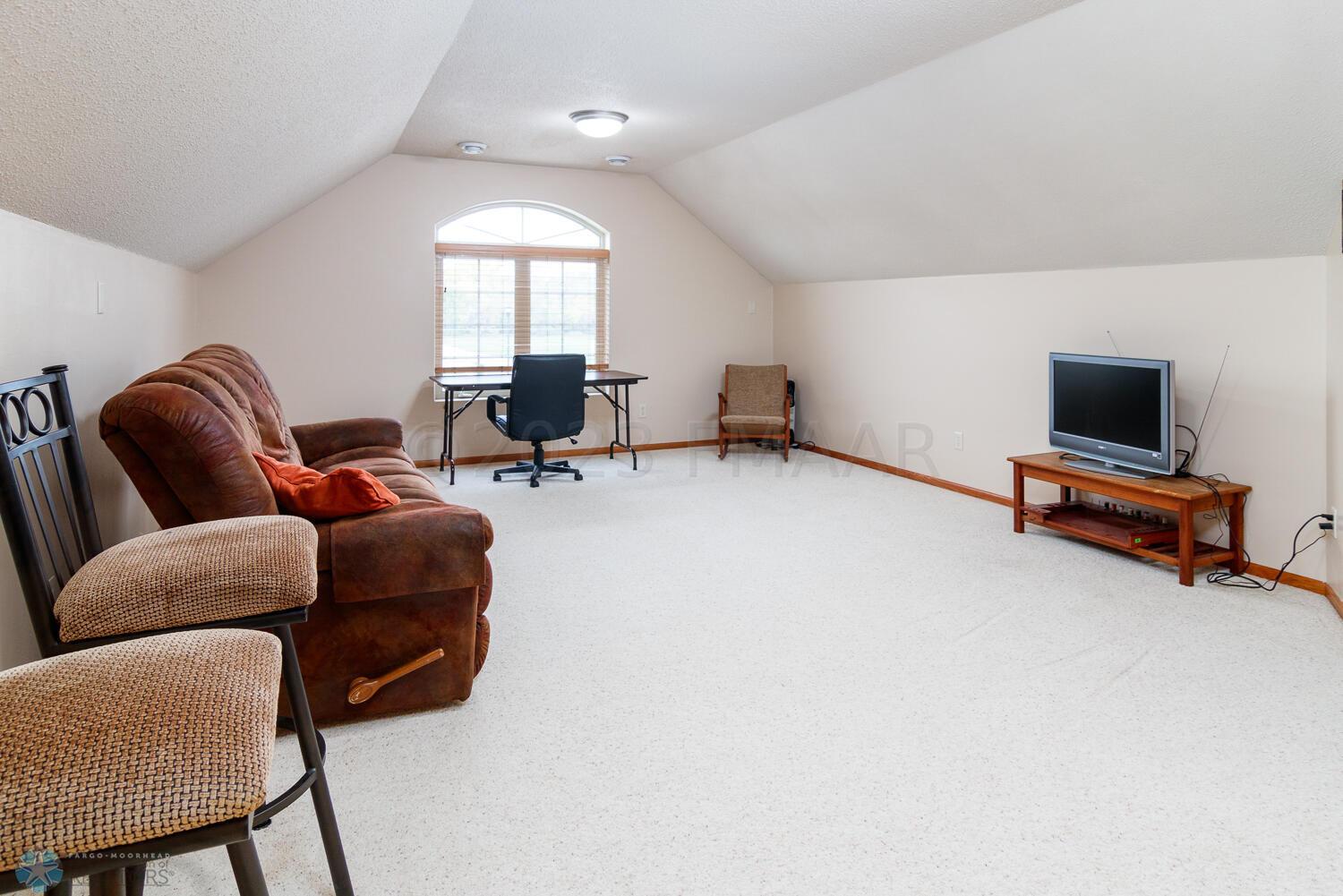 upper level bonus room