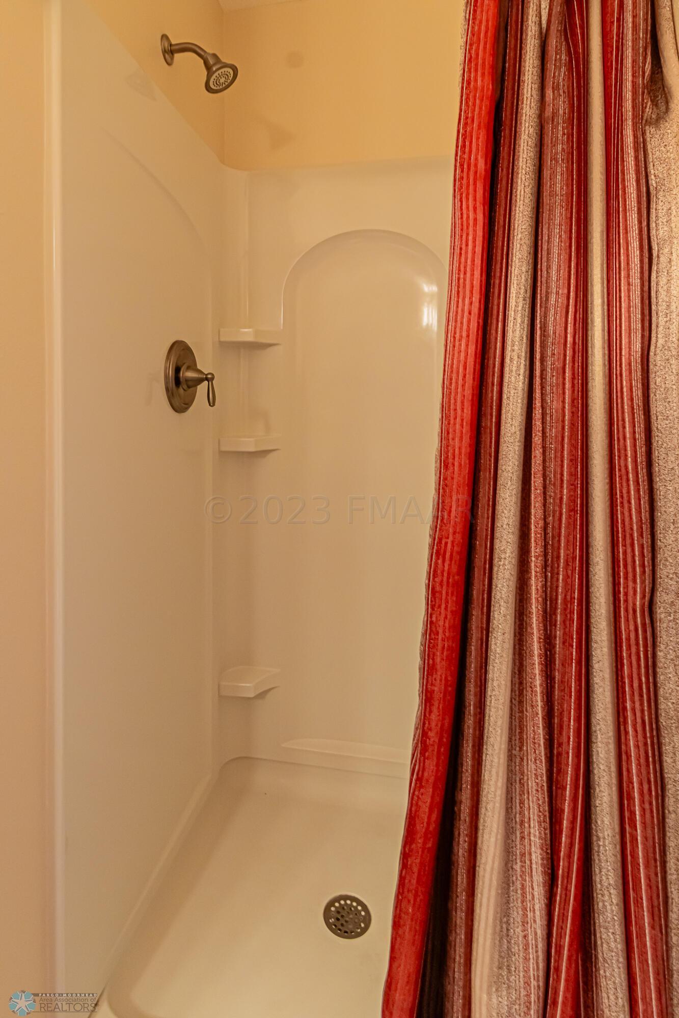 Lower_Bathroom_2