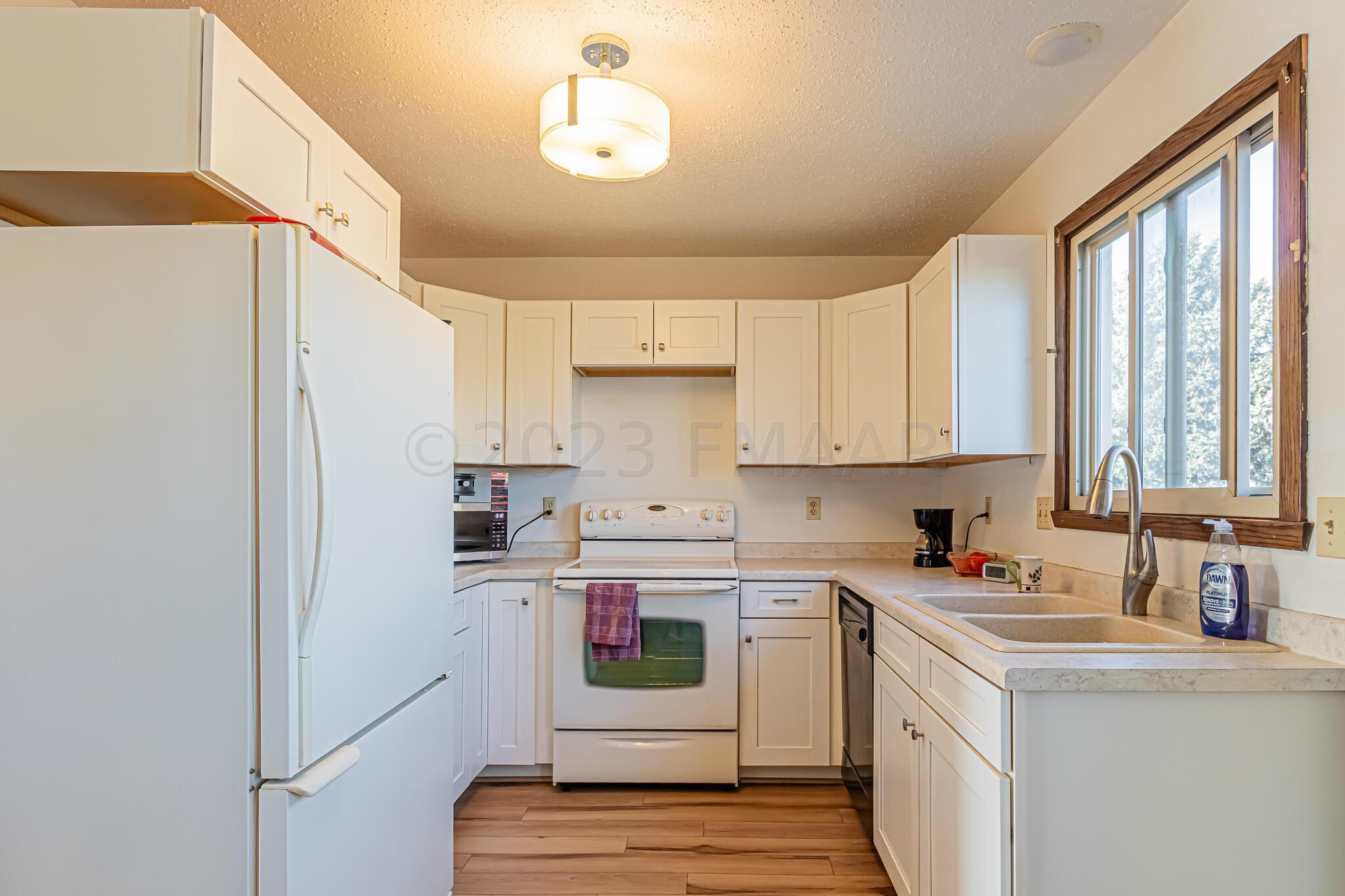 2349 20 1_2 ave s, fargo, nd 58103-25