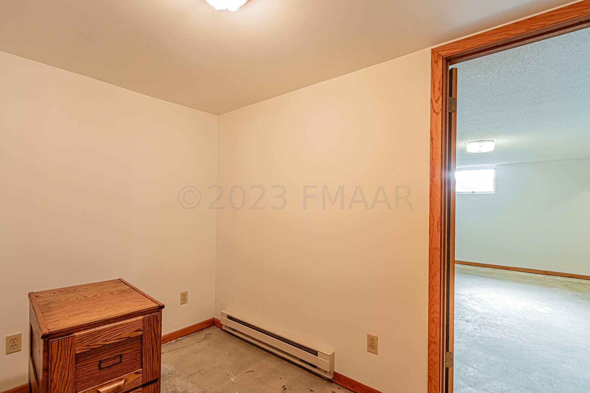 2349 20 1_2 ave s, fargo, nd 58103-12