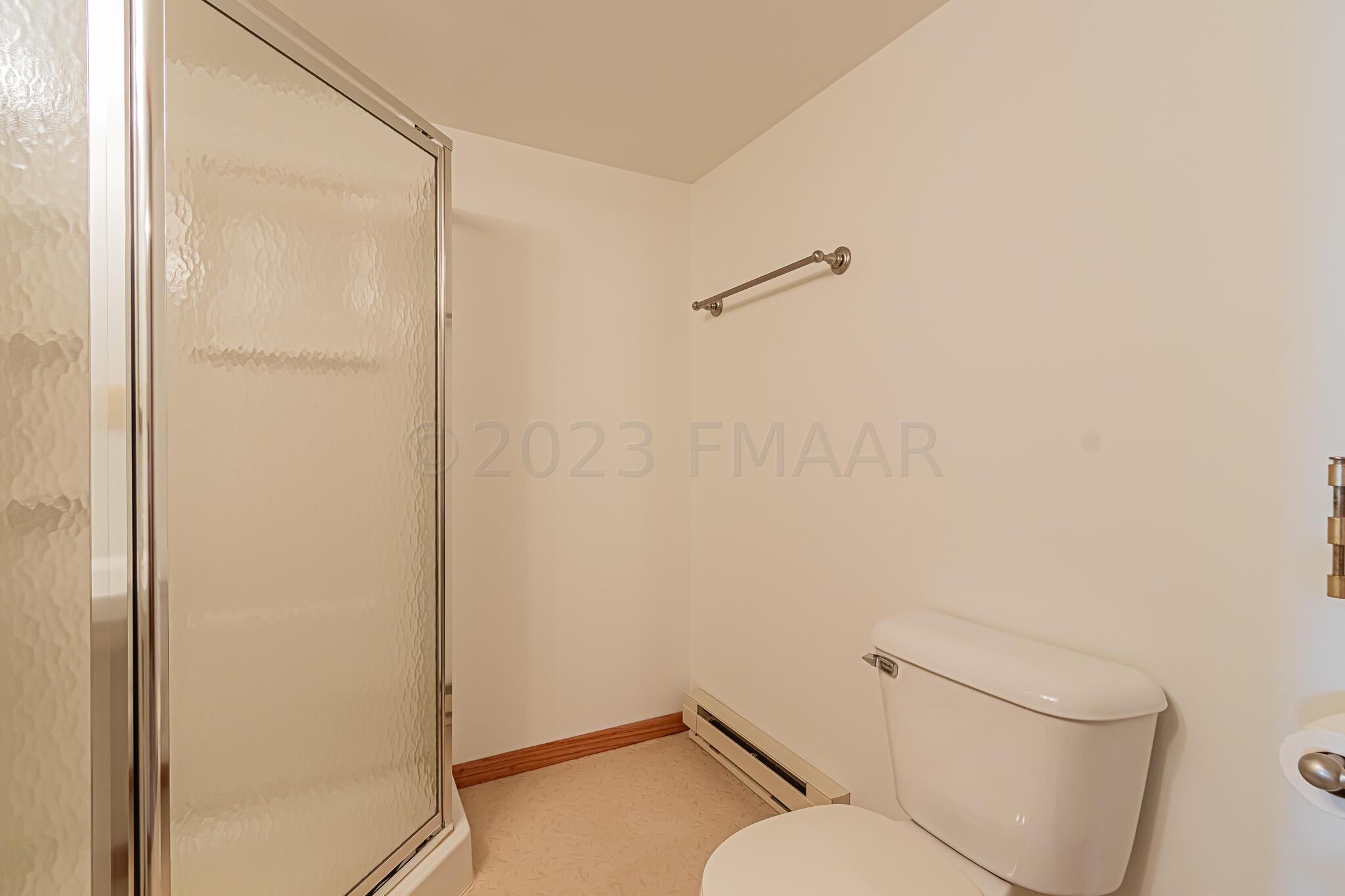 2349 20 1_2 ave s, fargo, nd 58103-17