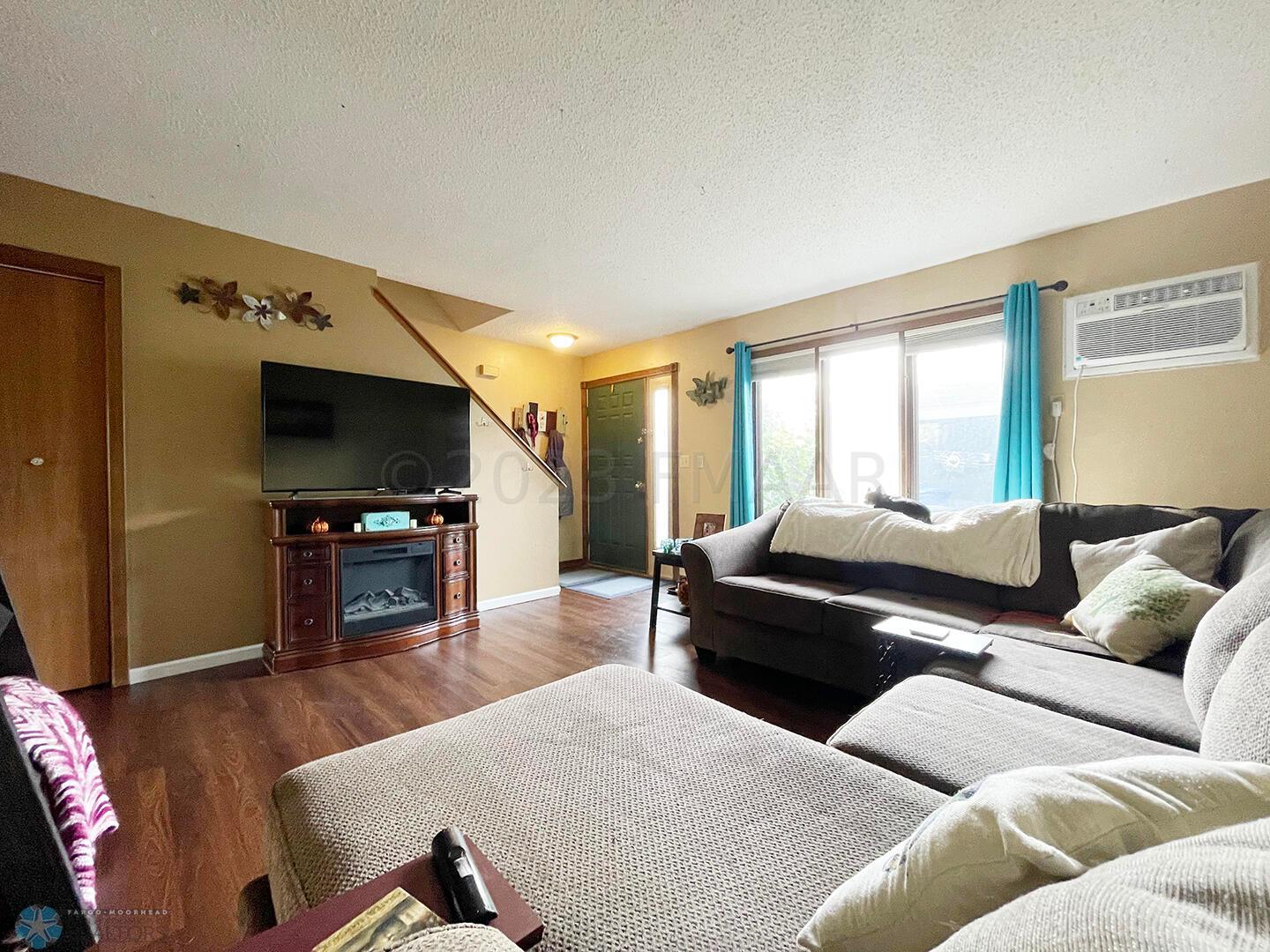 04_3114_LivingRoom