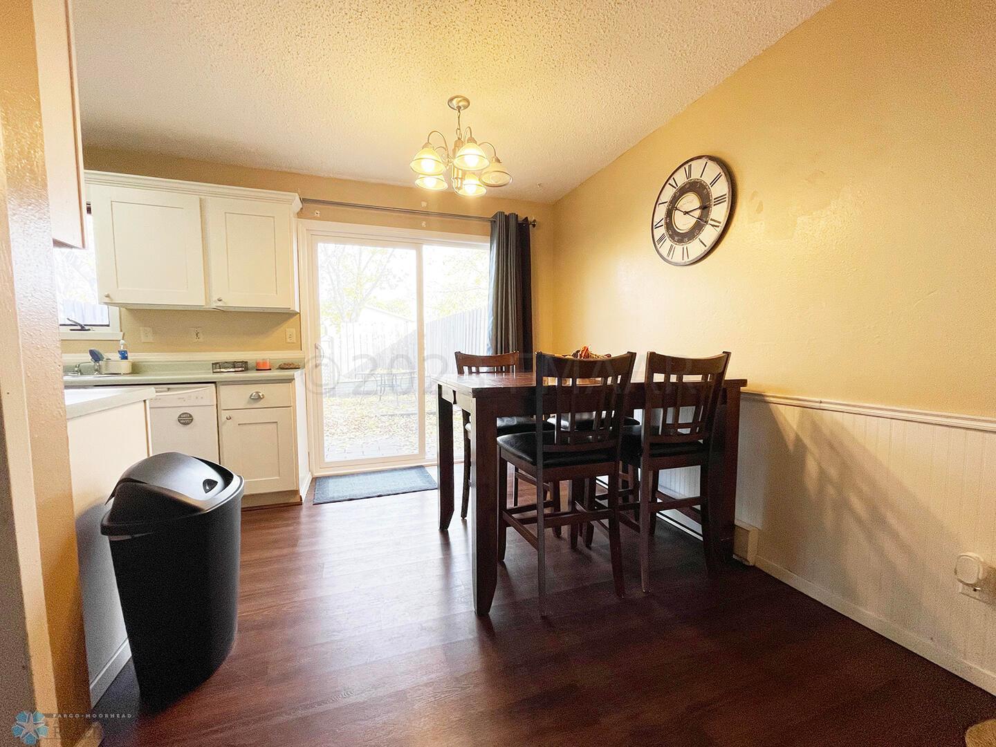 07_3114DiningRoom