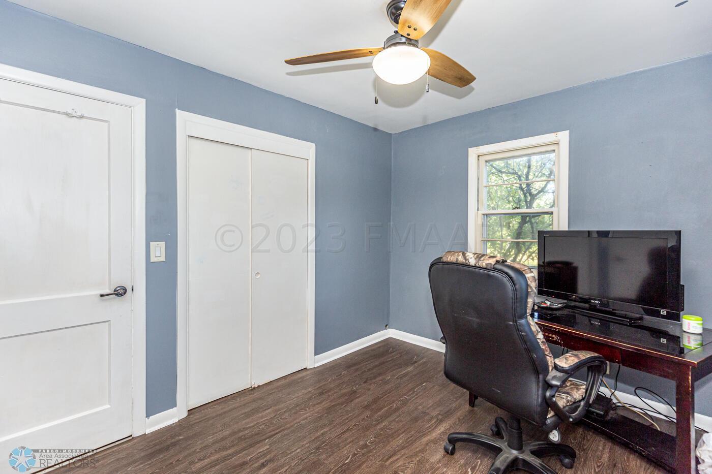 Bedroom/Office