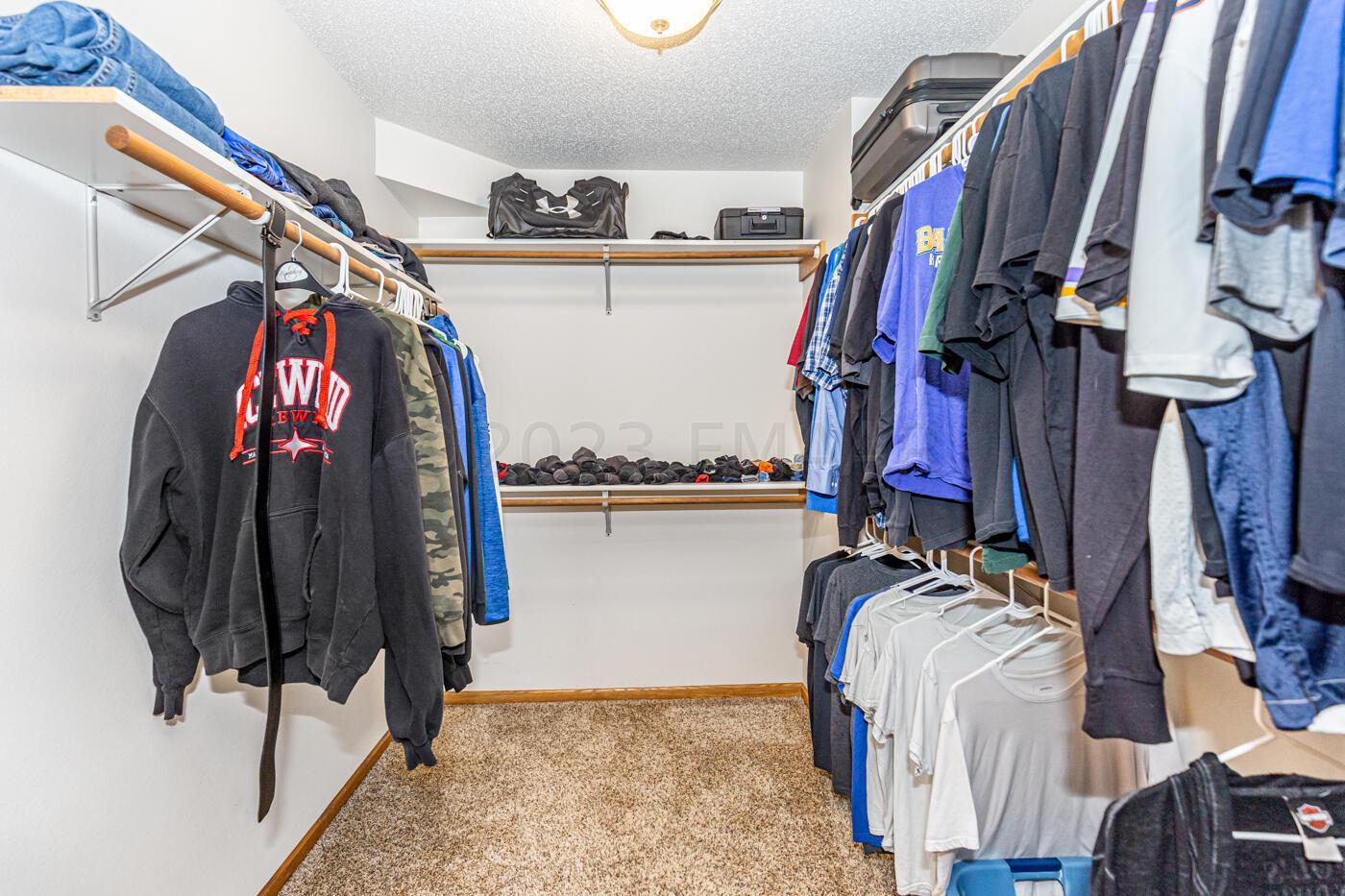 Walk-In-Closet