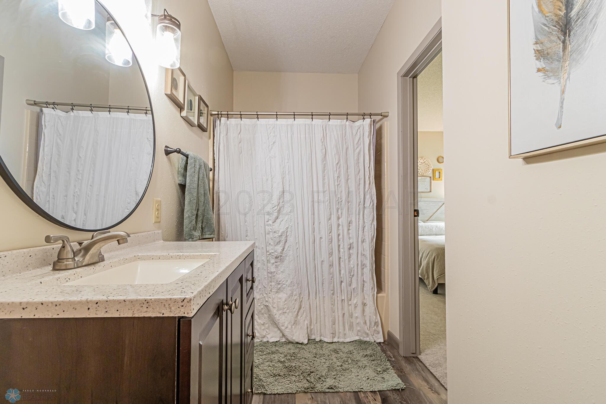 Master_Bathroom_2
