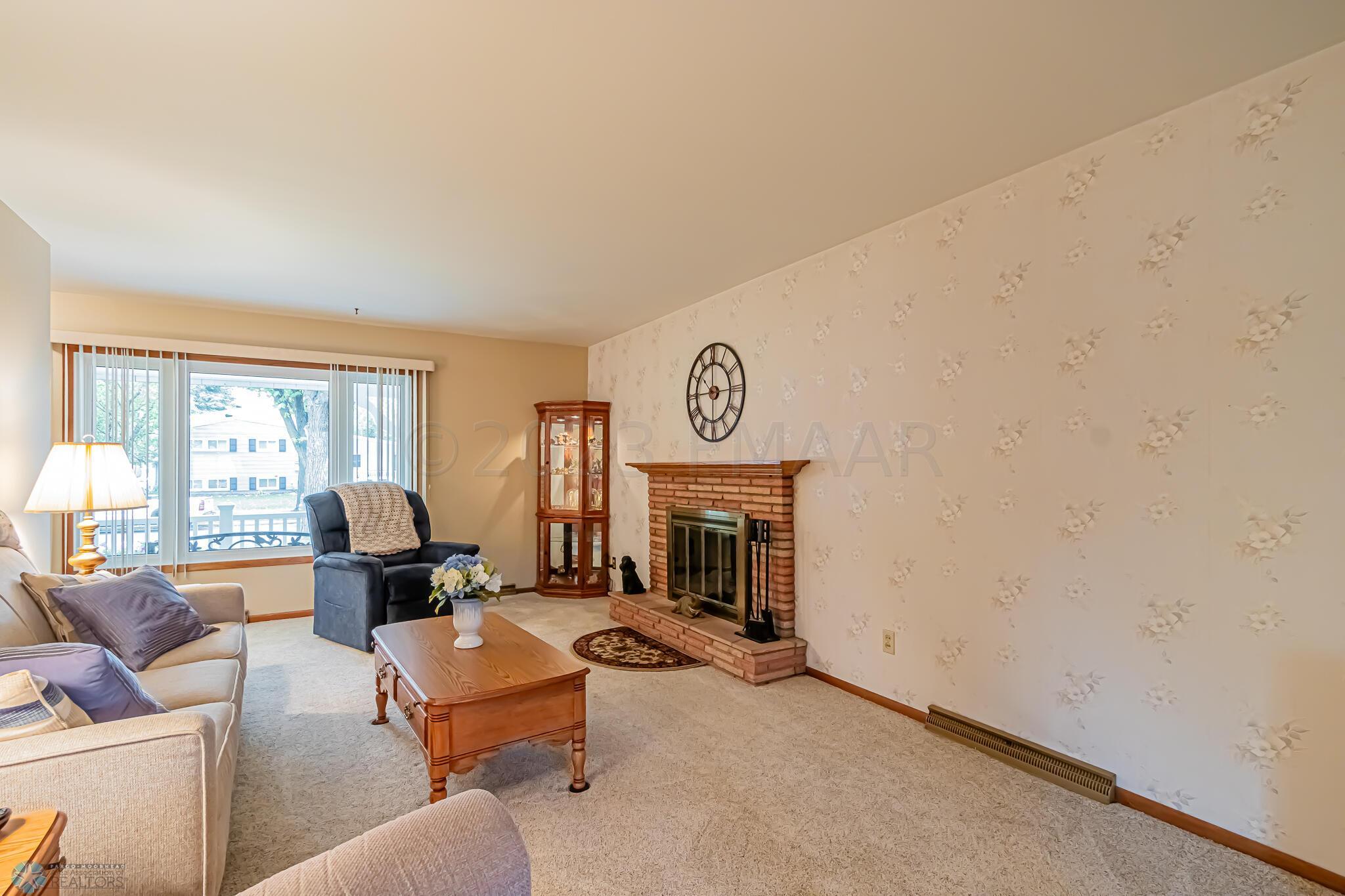 1830 7th St S, Fargo, ND 58103-17