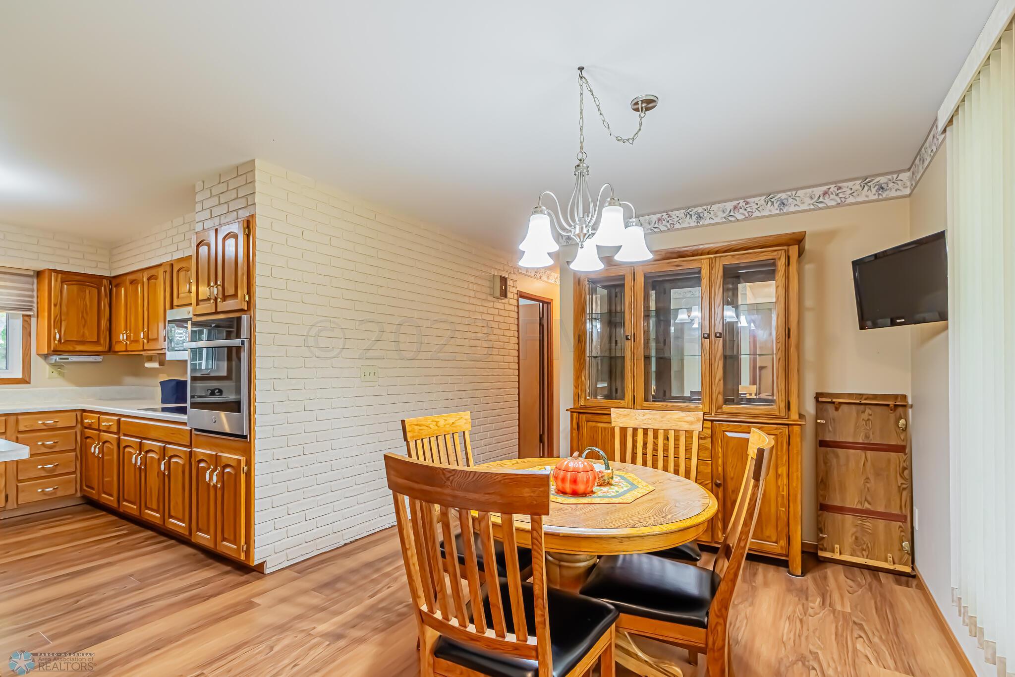 1830 7th St S, Fargo, ND 58103-30