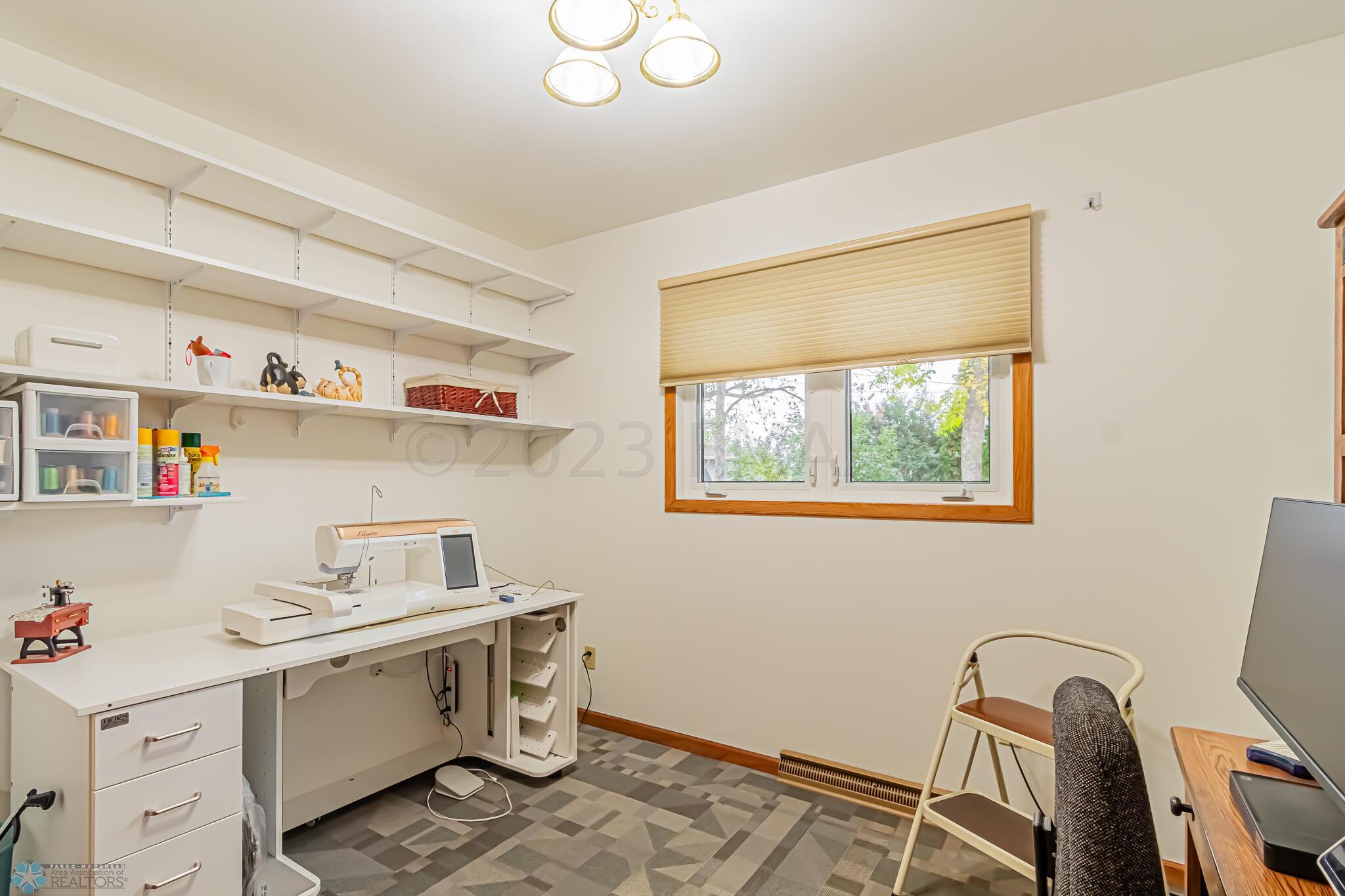 1830 7th St S, Fargo, ND 58103-20