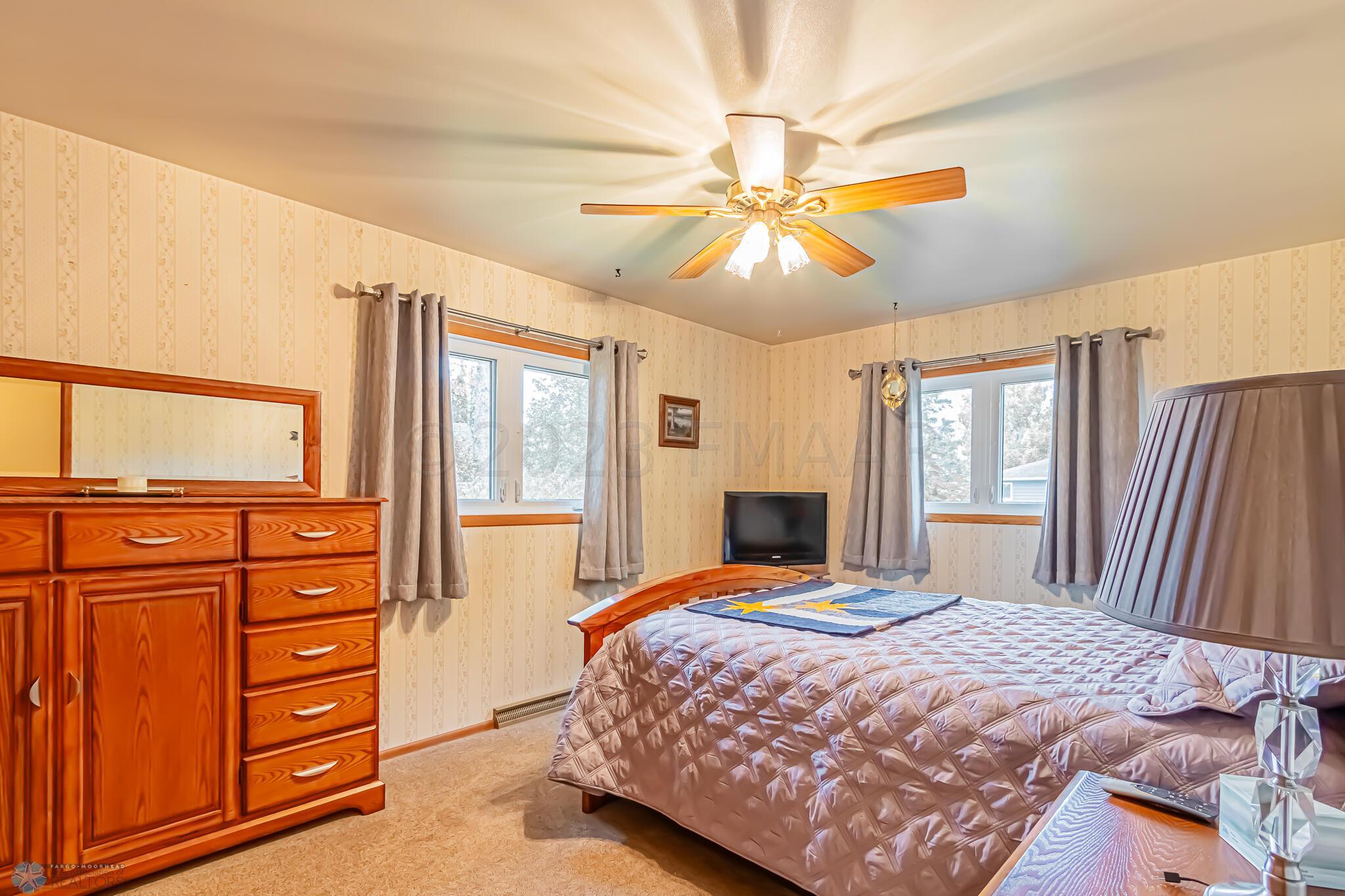 1830 7th St S, Fargo, ND 58103-22