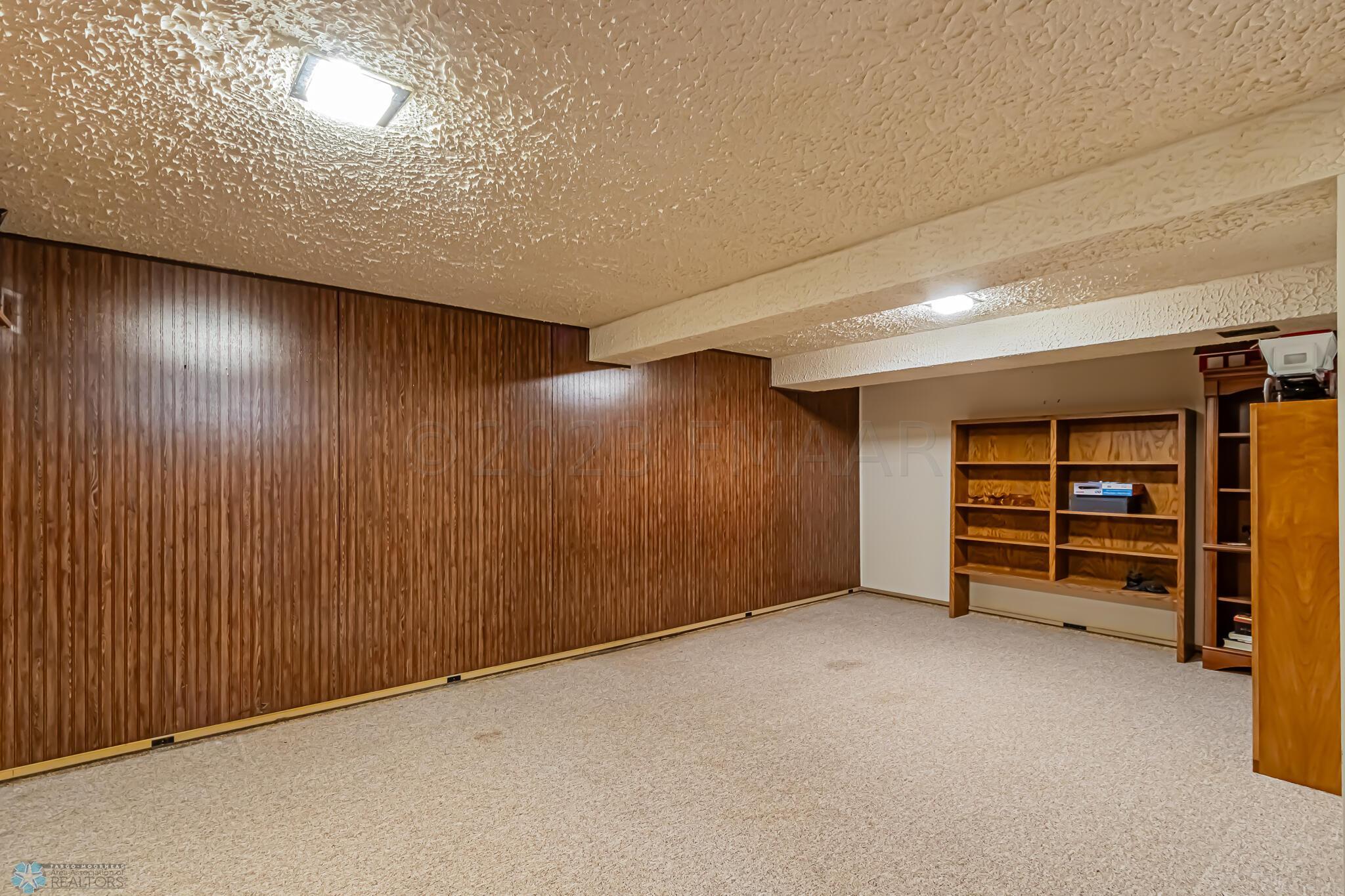1830 7th St S, Fargo, ND 58103-01