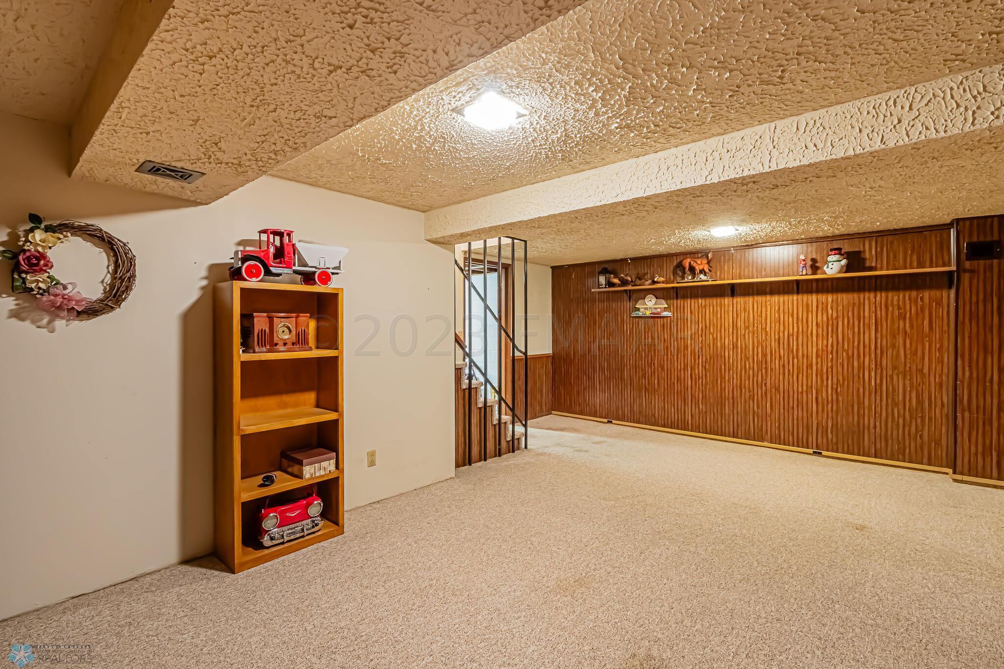 1830 7th St S, Fargo, ND 58103-02