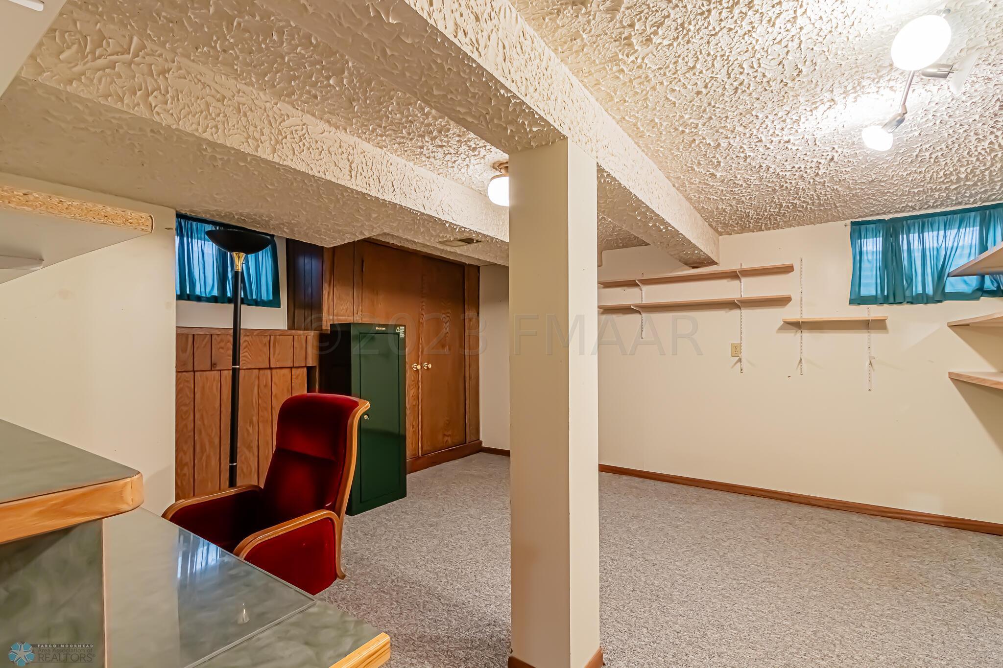 1830 7th St S, Fargo, ND 58103-07
