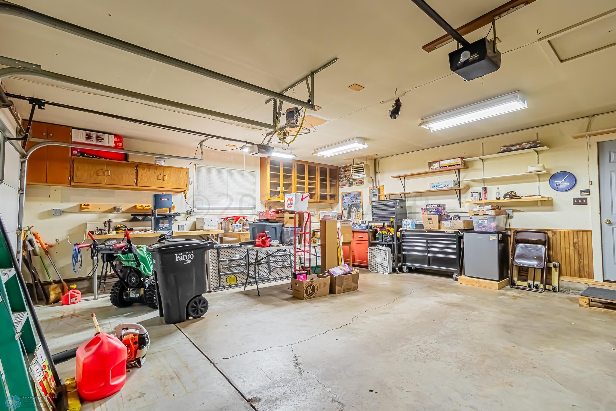 1830 7th St S, Fargo, ND 58103-37